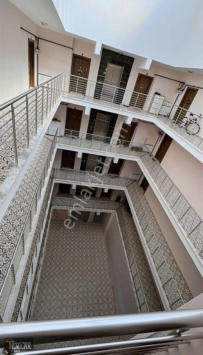 Terkenli Emlak 'tan Merkezi Konumda 2+1 Geniş Daire - Görsel 2