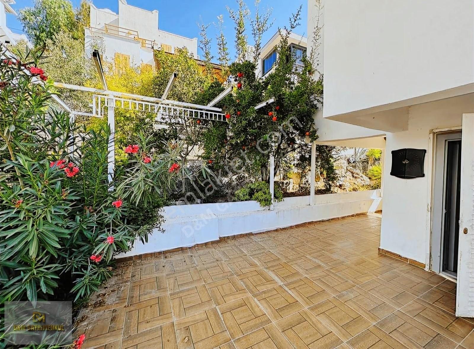 Akbük'te Site İçi Tam Müstakil Villa Geniş Bahçe Alanına Sahip ! - Görsel 33
