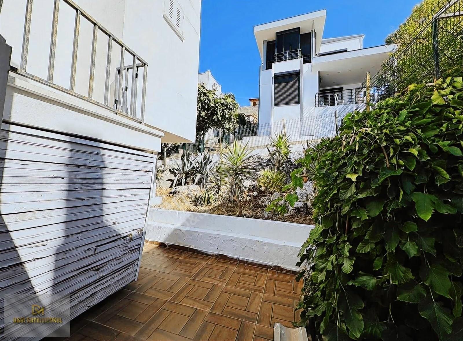 Akbük'te Site İçi Tam Müstakil Villa Geniş Bahçe Alanına Sahip ! - Görsel 20