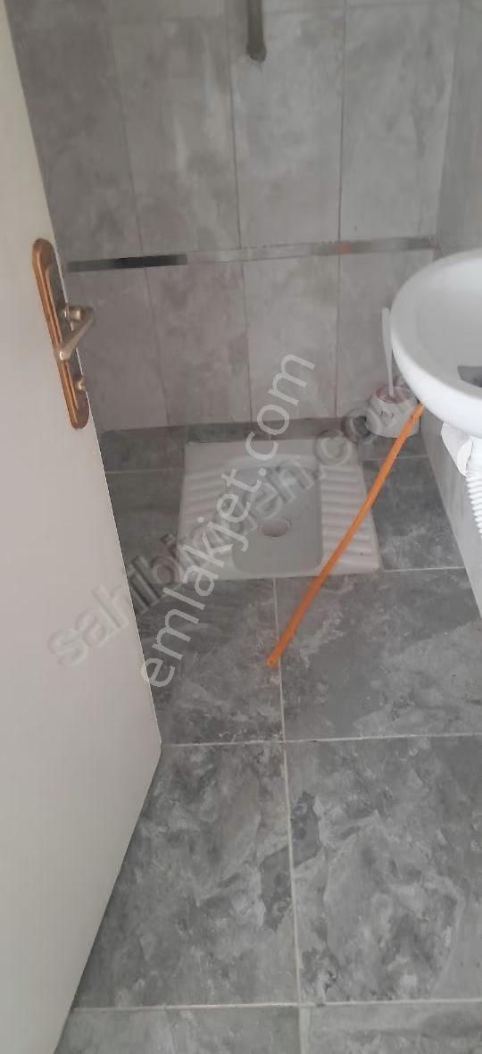 7 Durakta Palmiye Apartmanında Satılık Daire - Görsel 2