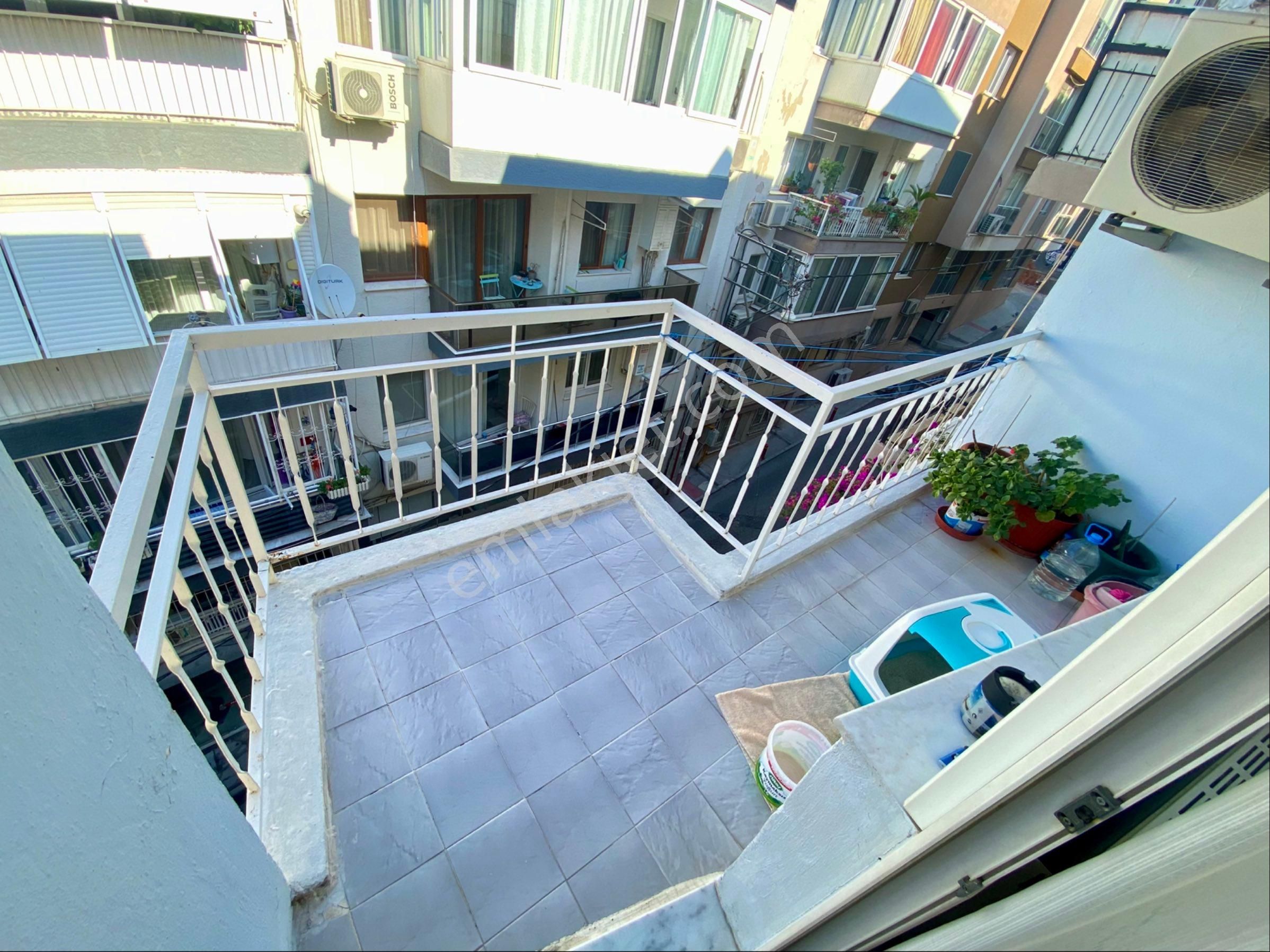 Göztepe Kilise Sokağında, Sahile Ve Caddeye Yakın, Ferah 3+1 - Görsel 5