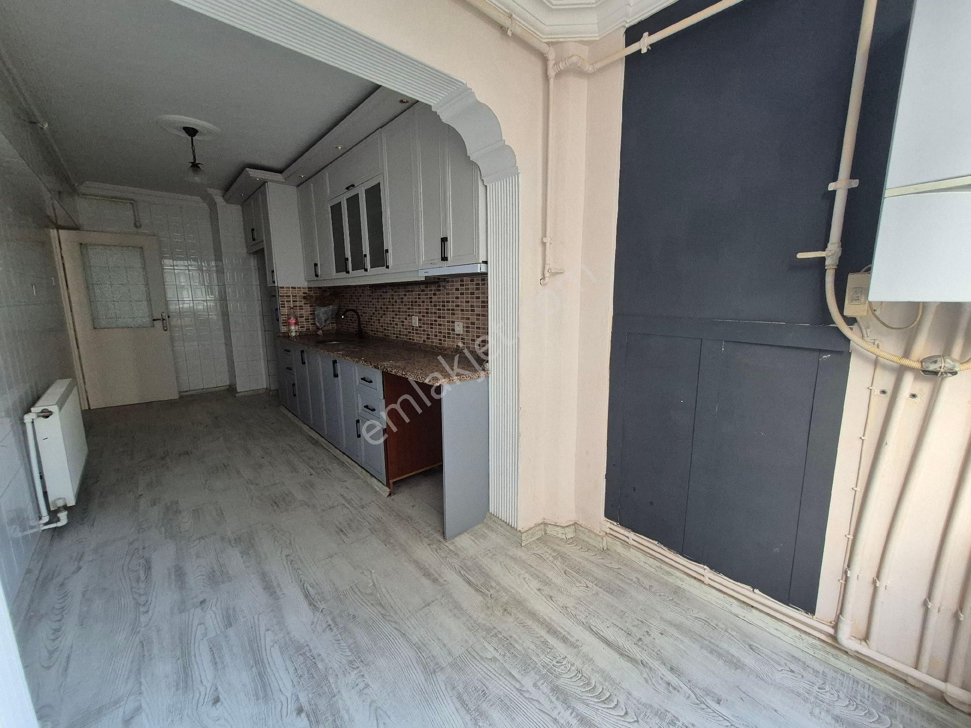 Turpa Taşdemir'den Kiralık Üçkuyular Meydan Yakını 3+1 Arakat Daire - Görsel 9