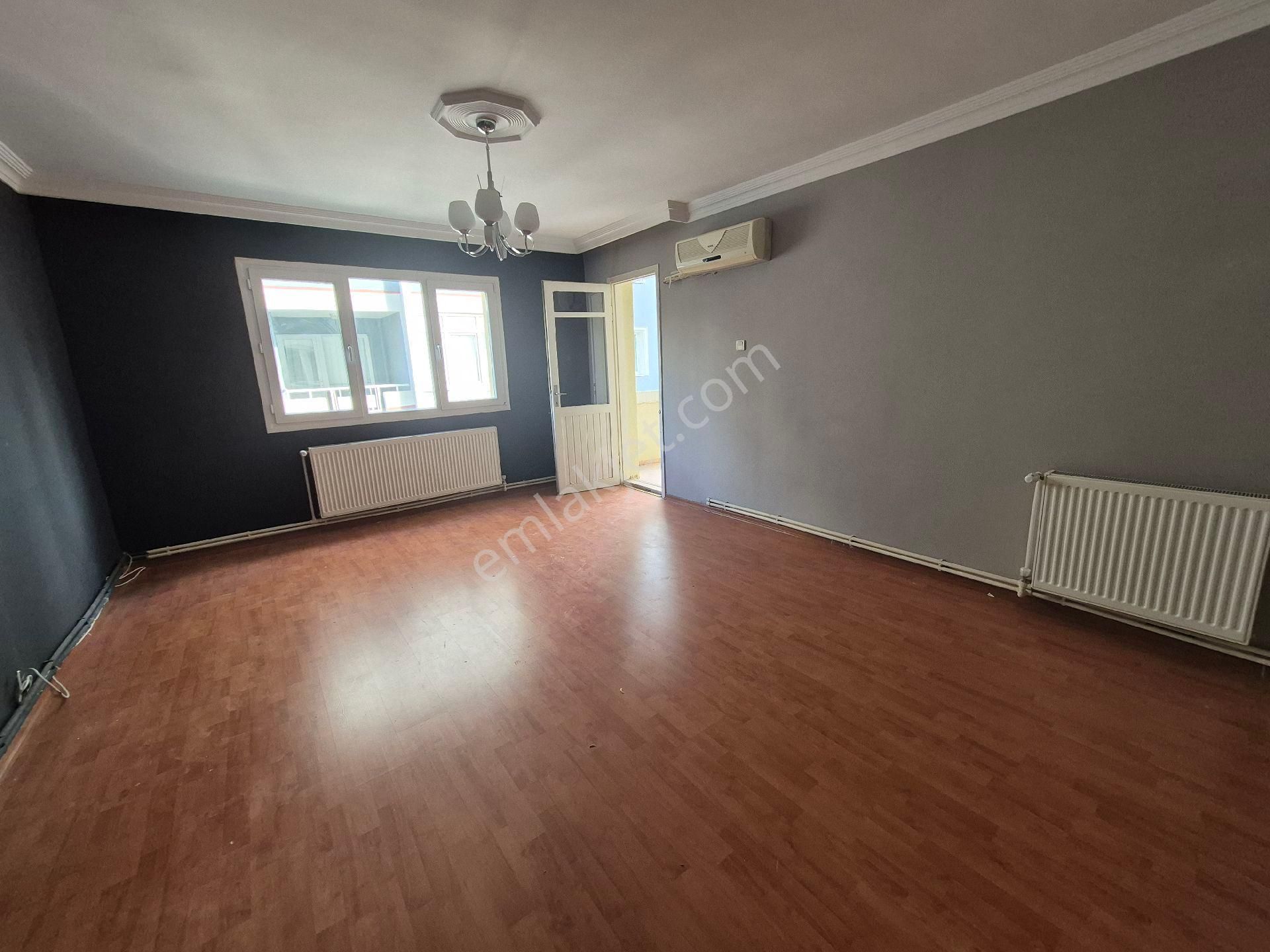 Turpa Taşdemir'den Kiralık Üçkuyular Meydan Yakını 3+1 Arakat Daire - Görsel 2