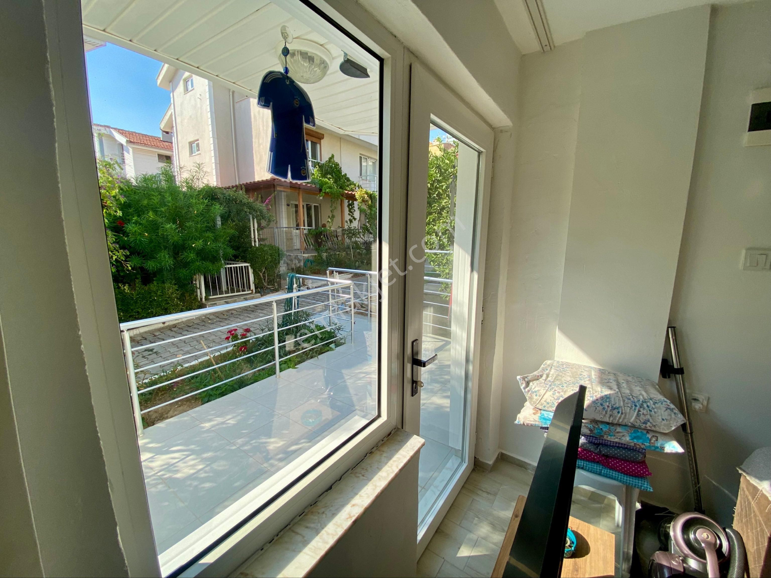 Gümüldür Mavi Kent Sitesi'nde, Bakımlı, Tripleks Müstakil Yazlık