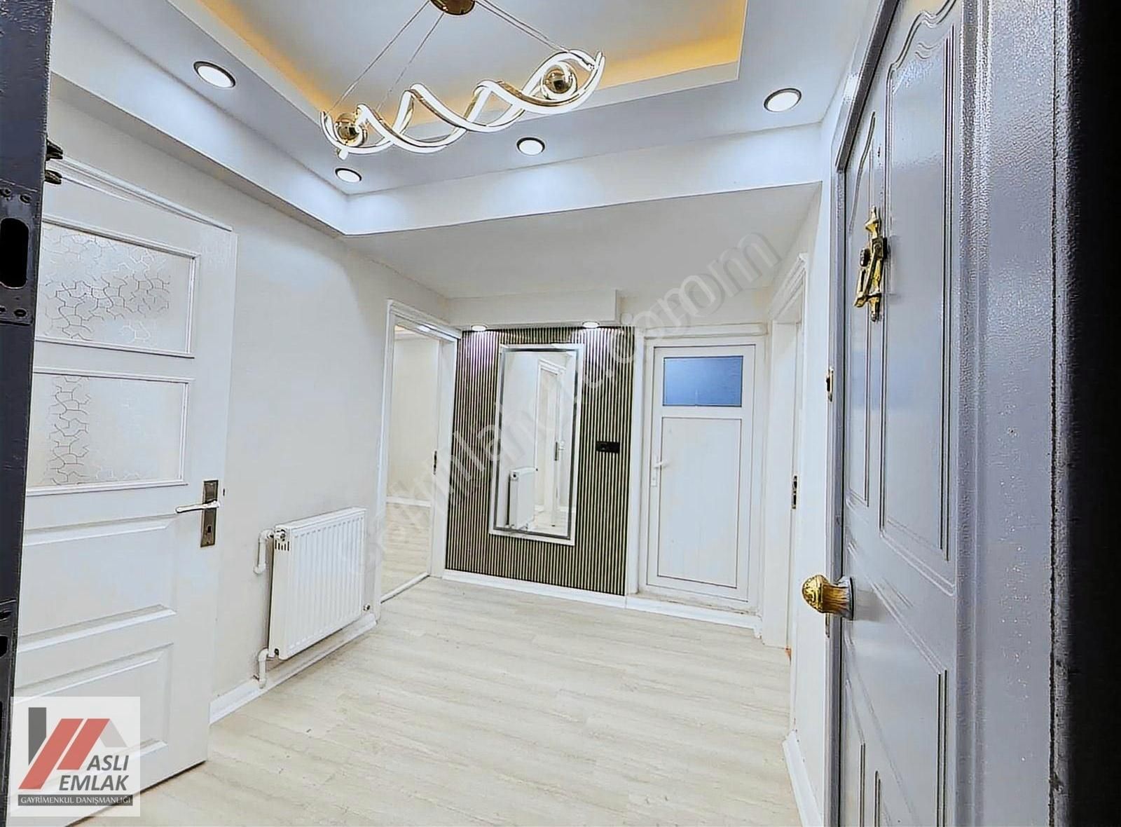 Aslı Emlaktan Satılık 2+1 Balkonlu Bahçe Katı - Görsel 2
