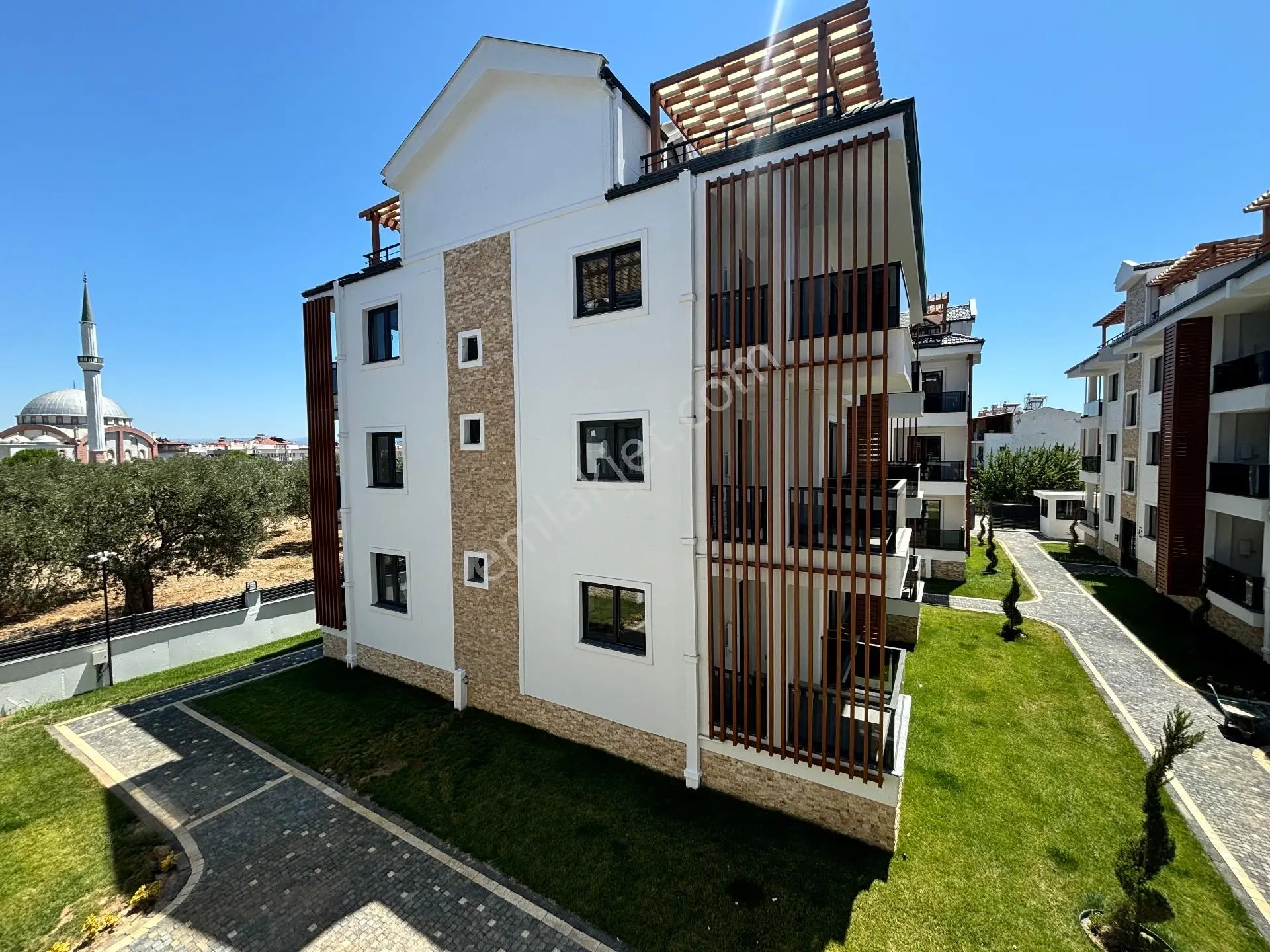 Güre'de Satılık Havuzlu Asansörlü Dubleks Daire - Görsel 3