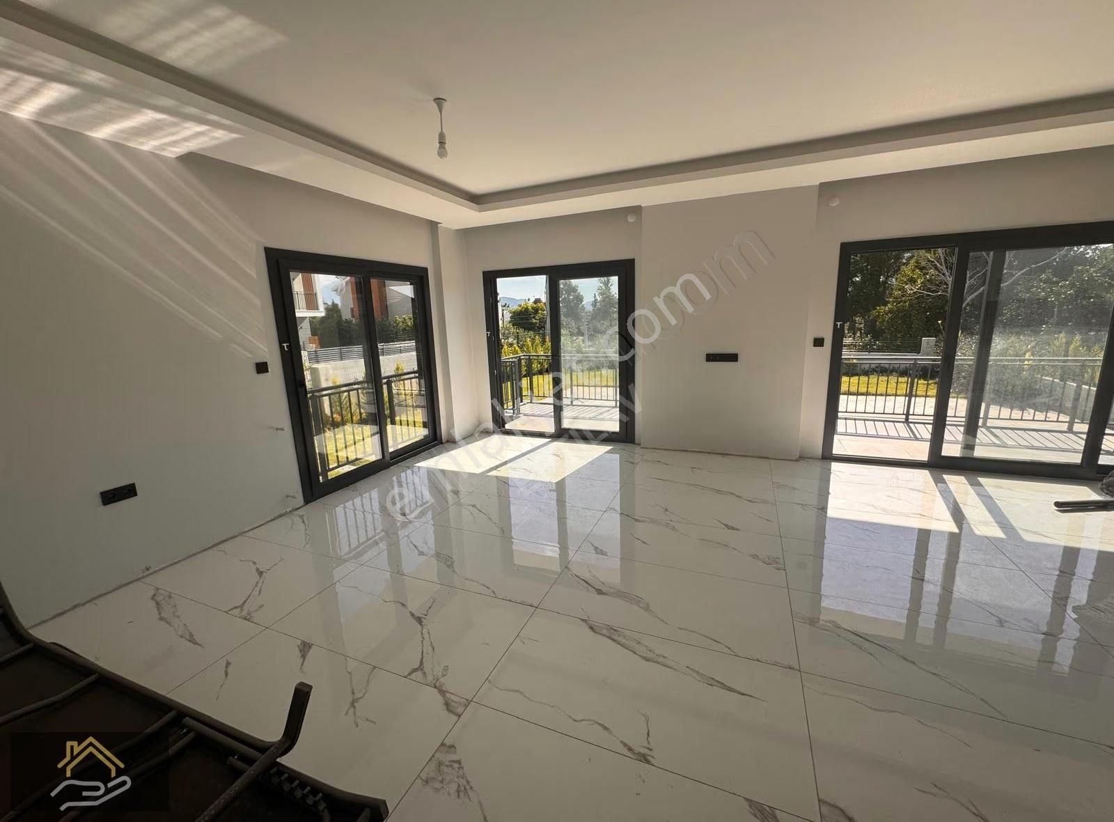 Çiftlik Te Satılık Deniz Manzaralı 4+1 Müstakil Villa - Görsel 9