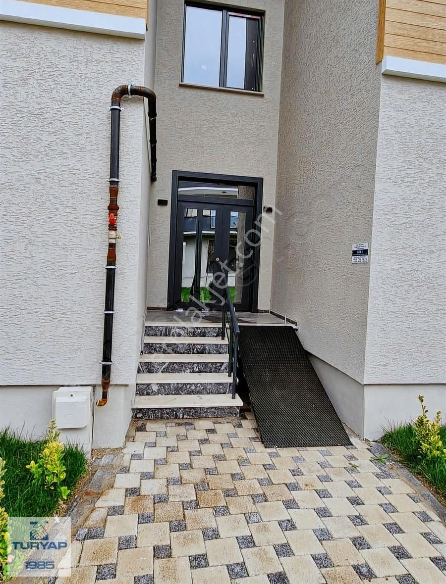 Kadıköy Site İçerisinde Satılık 1+1 Ara Kat Daire - Görsel 2