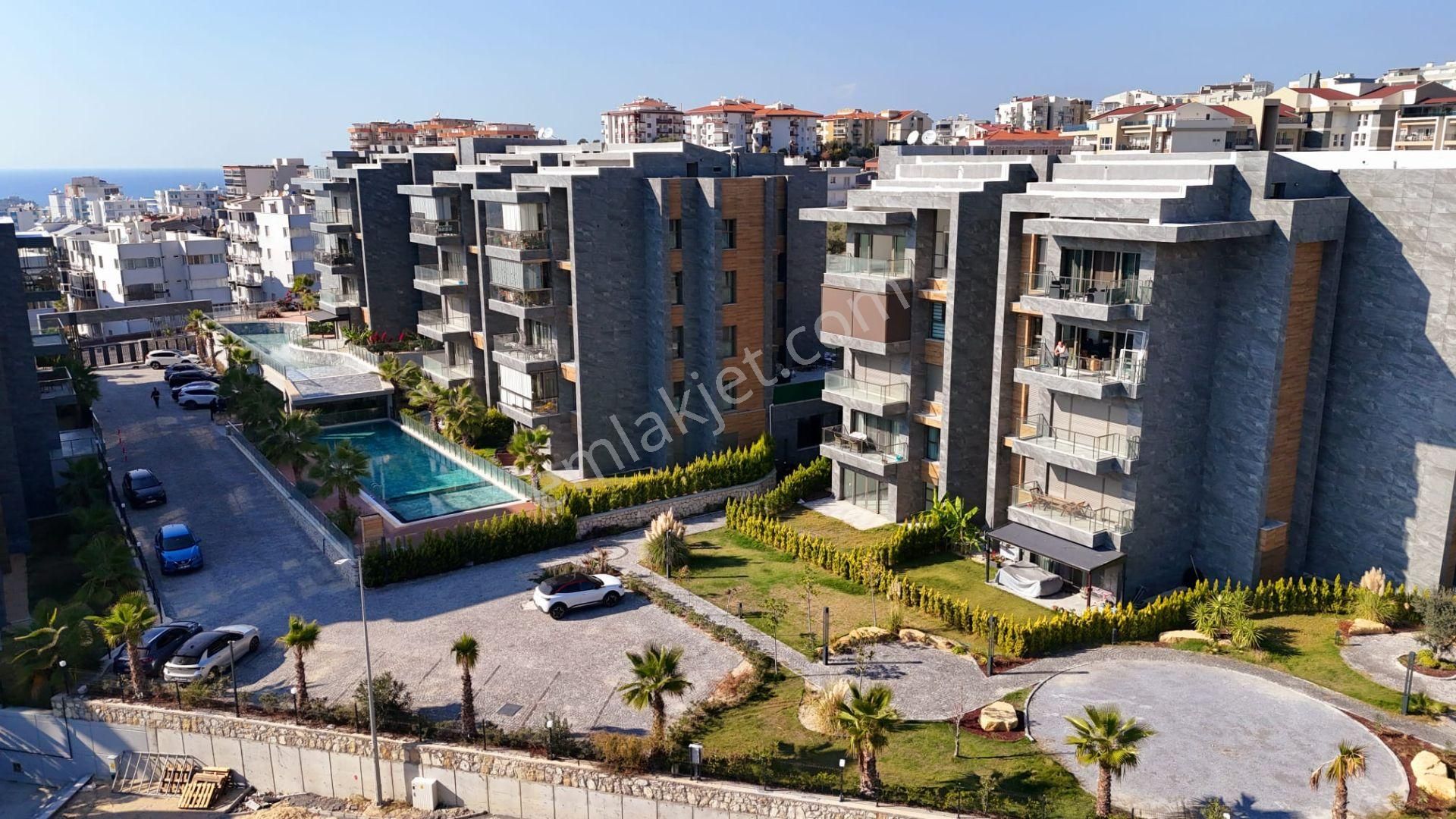 Kuşadası Merkezi Konumda Doğalgazlı Özel Bahçeli Hamam Saunalı Lux Ve Konforun Zirvesi - Görsel 2