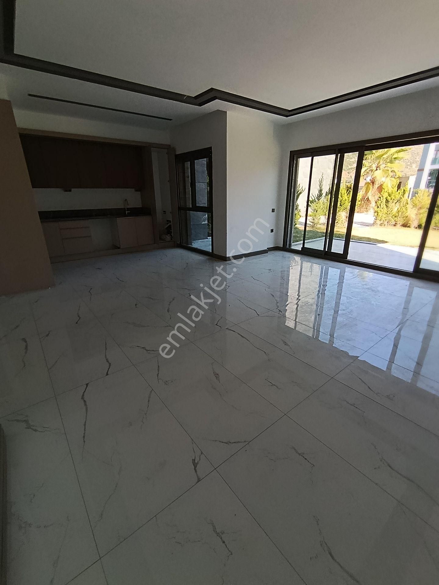 Kuşadası Merkezi Konumda Doğalgazlı Özel Bahçeli Hamam Saunalı Lux Ve Konforun Zirvesi - Görsel 6