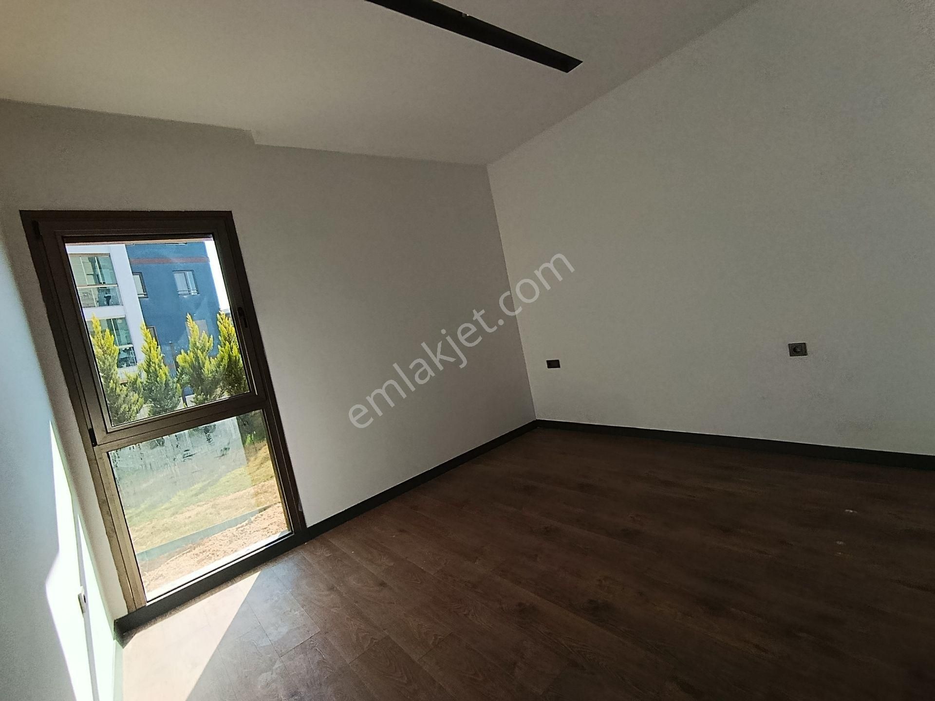 Kuşadası Merkezi Konumda Doğalgazlı Özel Bahçeli Hamam Saunalı Lux Ve Konforun Zirvesi - Görsel 18