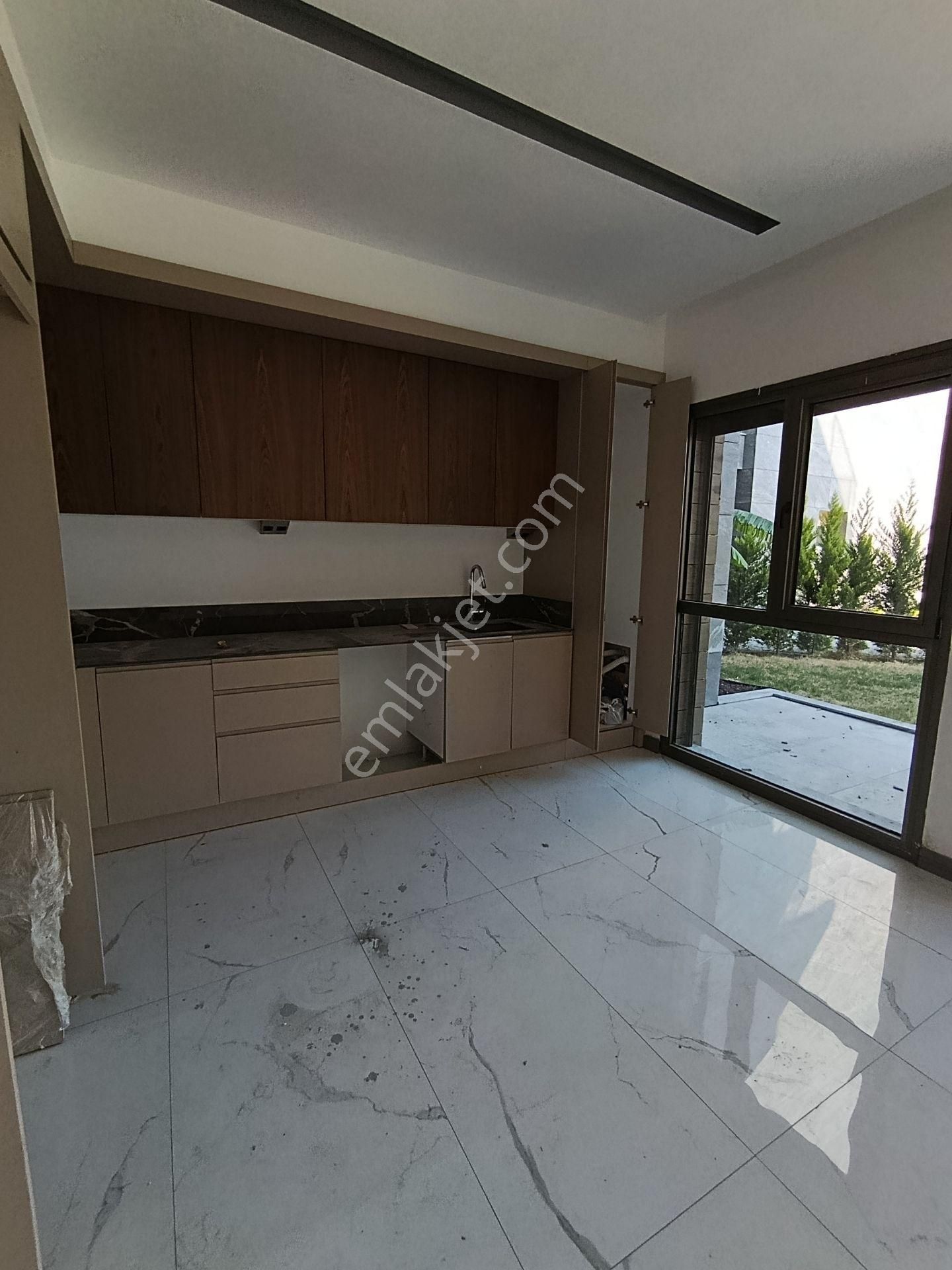 Kuşadası Merkezi Konumda Doğalgazlı Özel Bahçeli Hamam Saunalı Lux Ve Konforun Zirvesi - Görsel 23