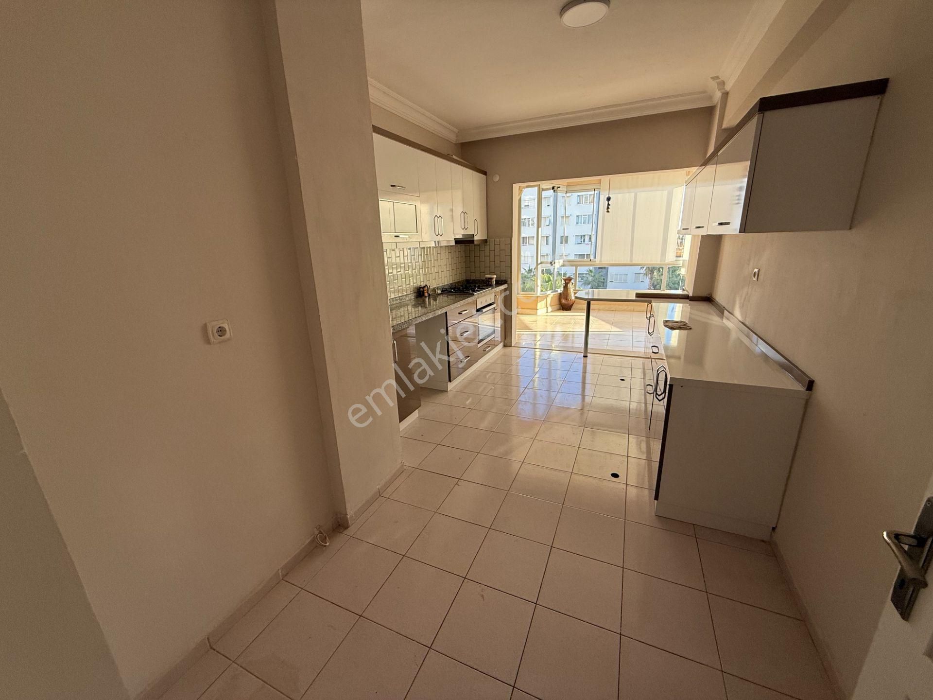 Fırsat Daire Şehir Hastanesi Yakını Havuzlu Güvenlikli Geniş 2+1 - Görsel 2