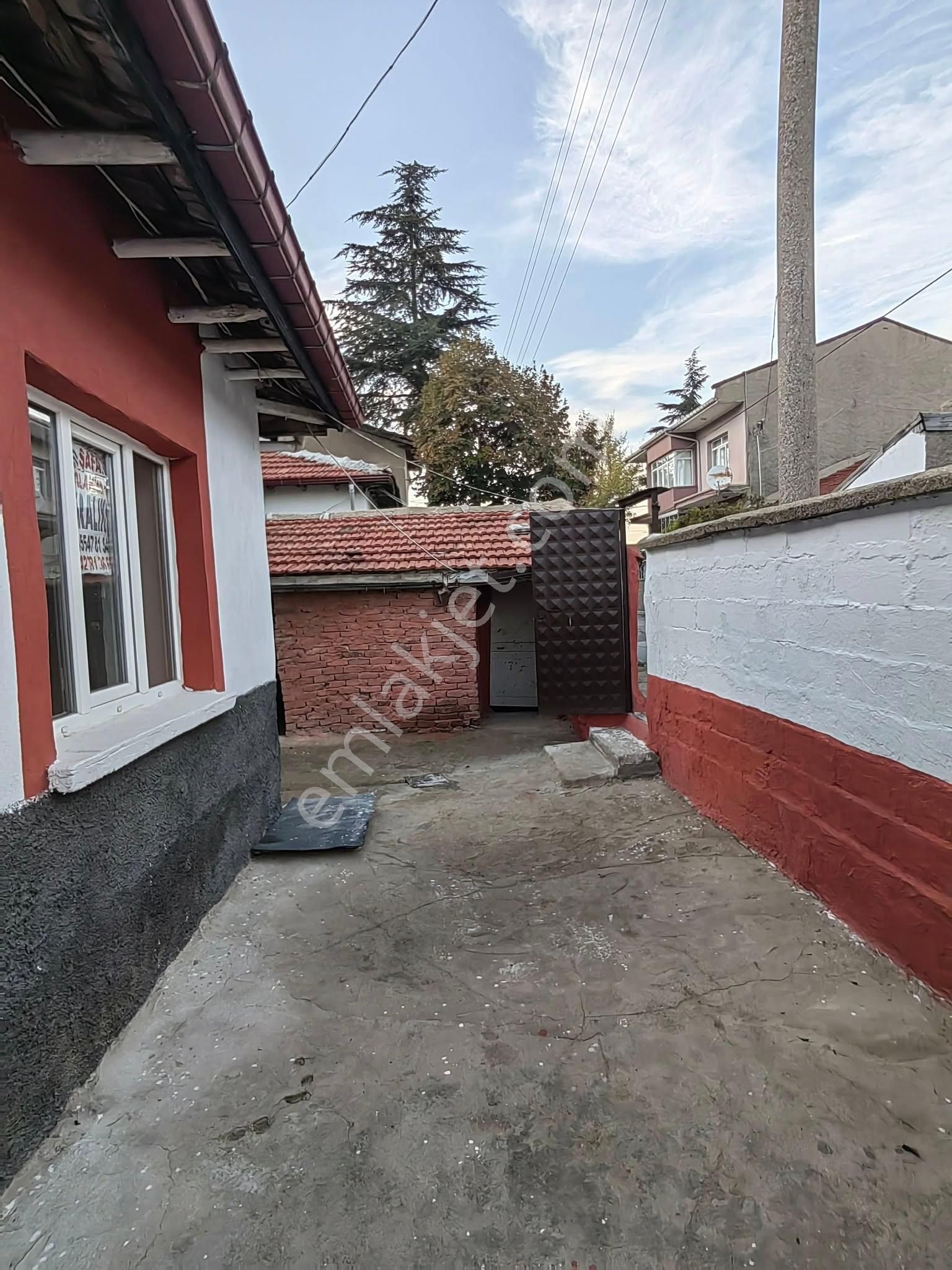 Nasreddin Emlaktan Salı Pazarı Civarı Kiralık Müstakil - Görsel 2