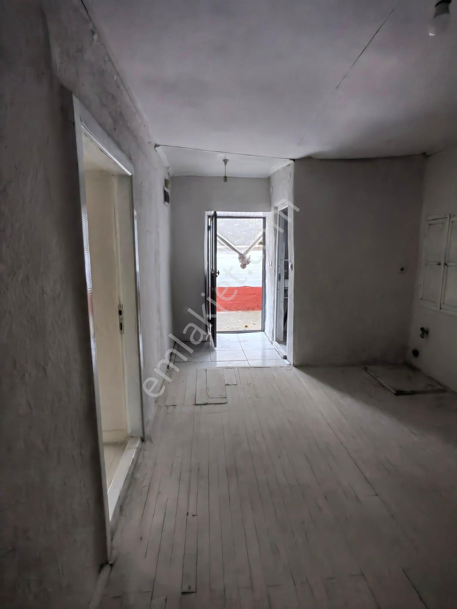 Nasreddin Emlaktan Salı Pazarı Civarı Kiralık Müstakil - Görsel 14