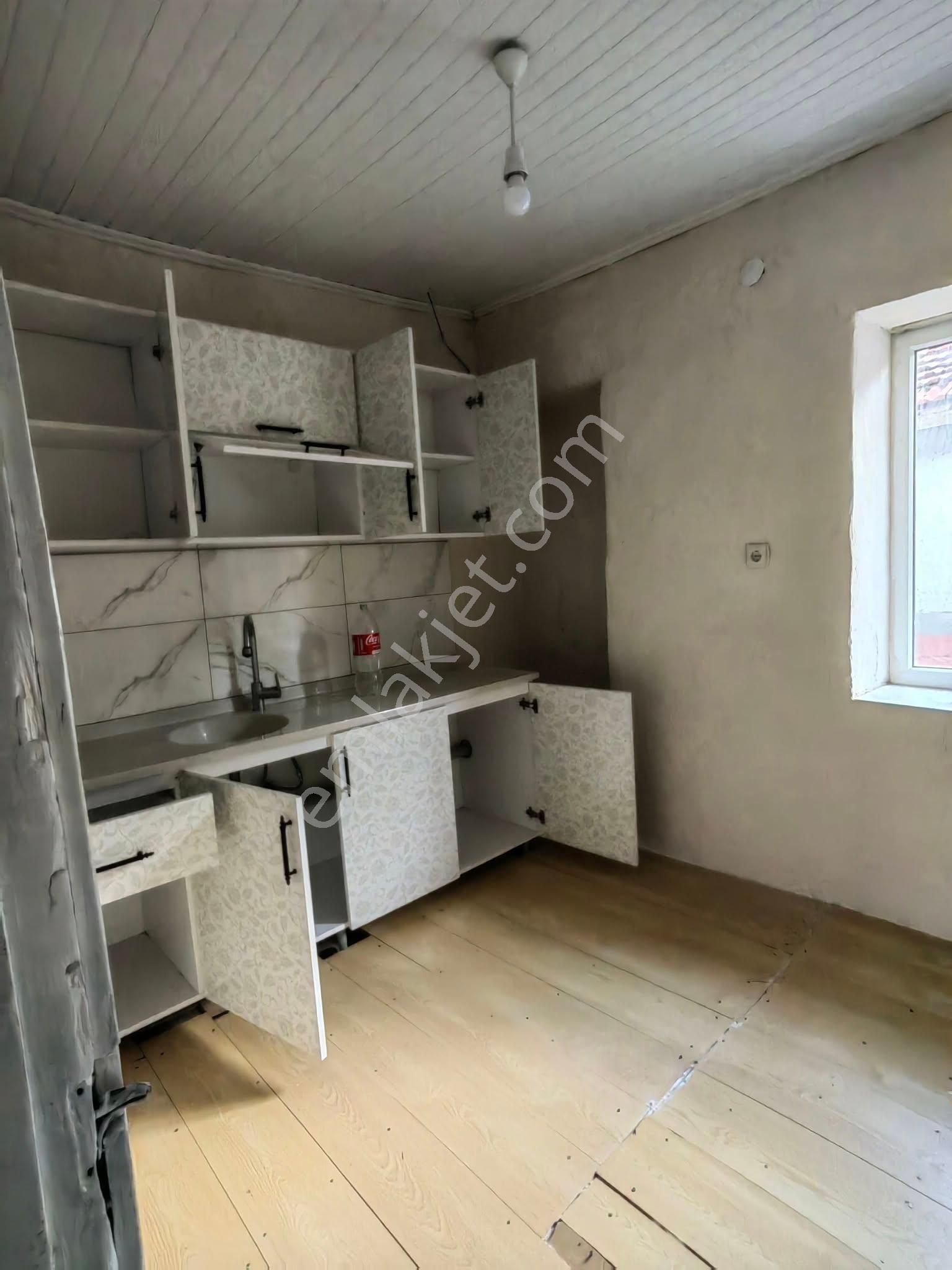 Nasreddin Emlaktan Salı Pazarı Civarı Kiralık Müstakil - Görsel 6