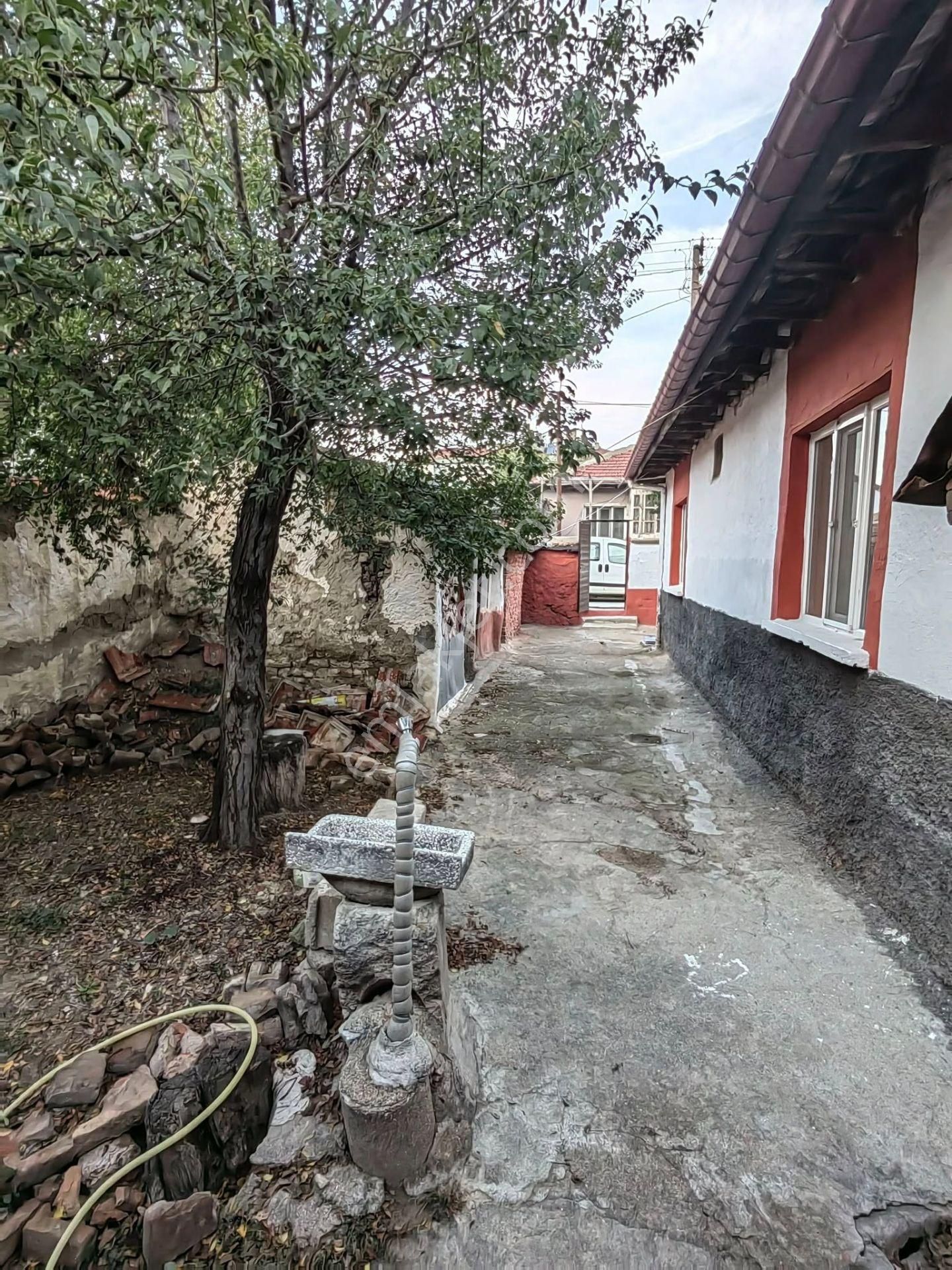 Nasreddin Emlaktan Salı Pazarı Civarı Kiralık Müstakil - Görsel 12