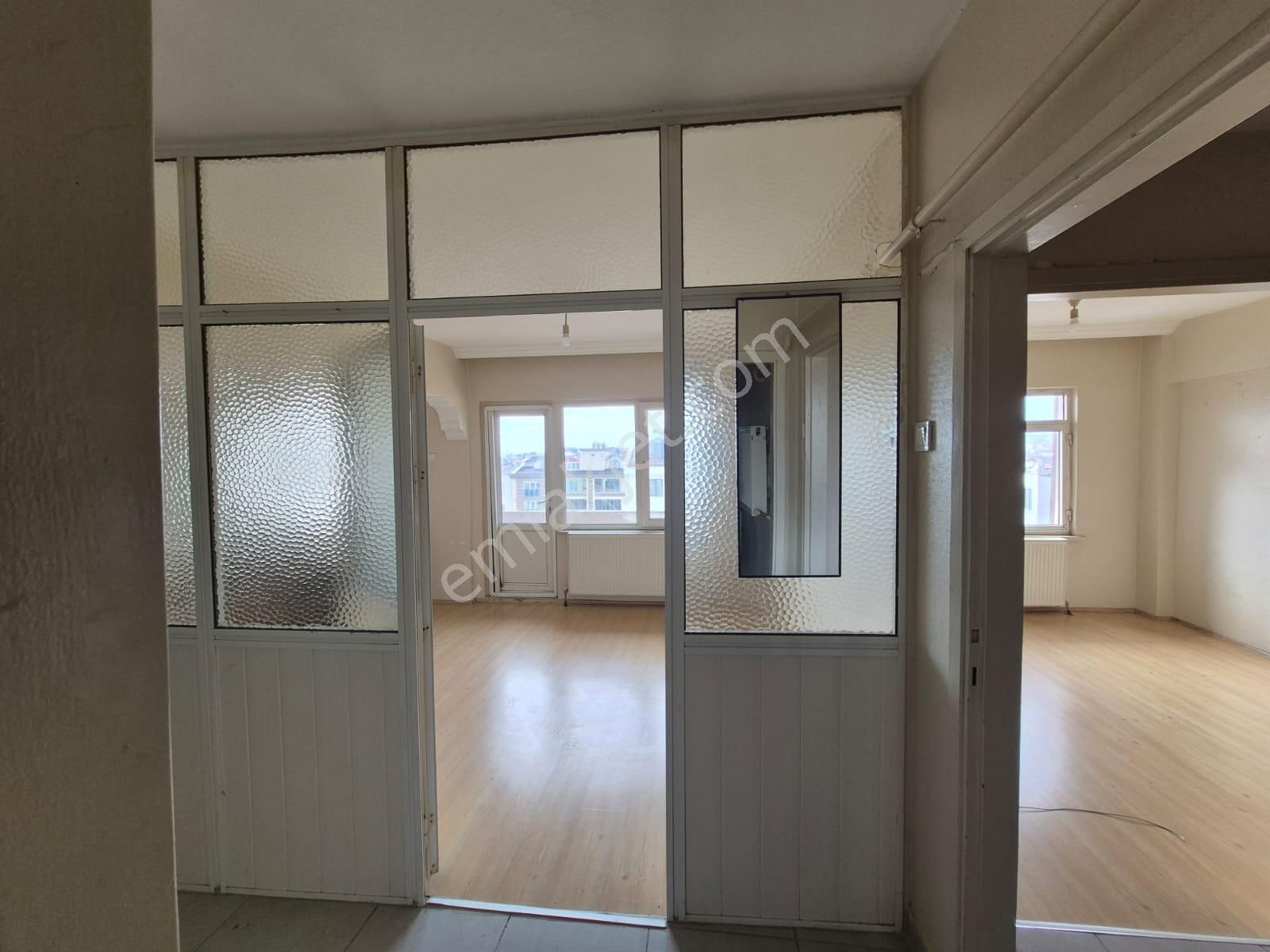 Bandırma Atatürk Caddesi 2+1 Kiralık Daire - Görsel 8