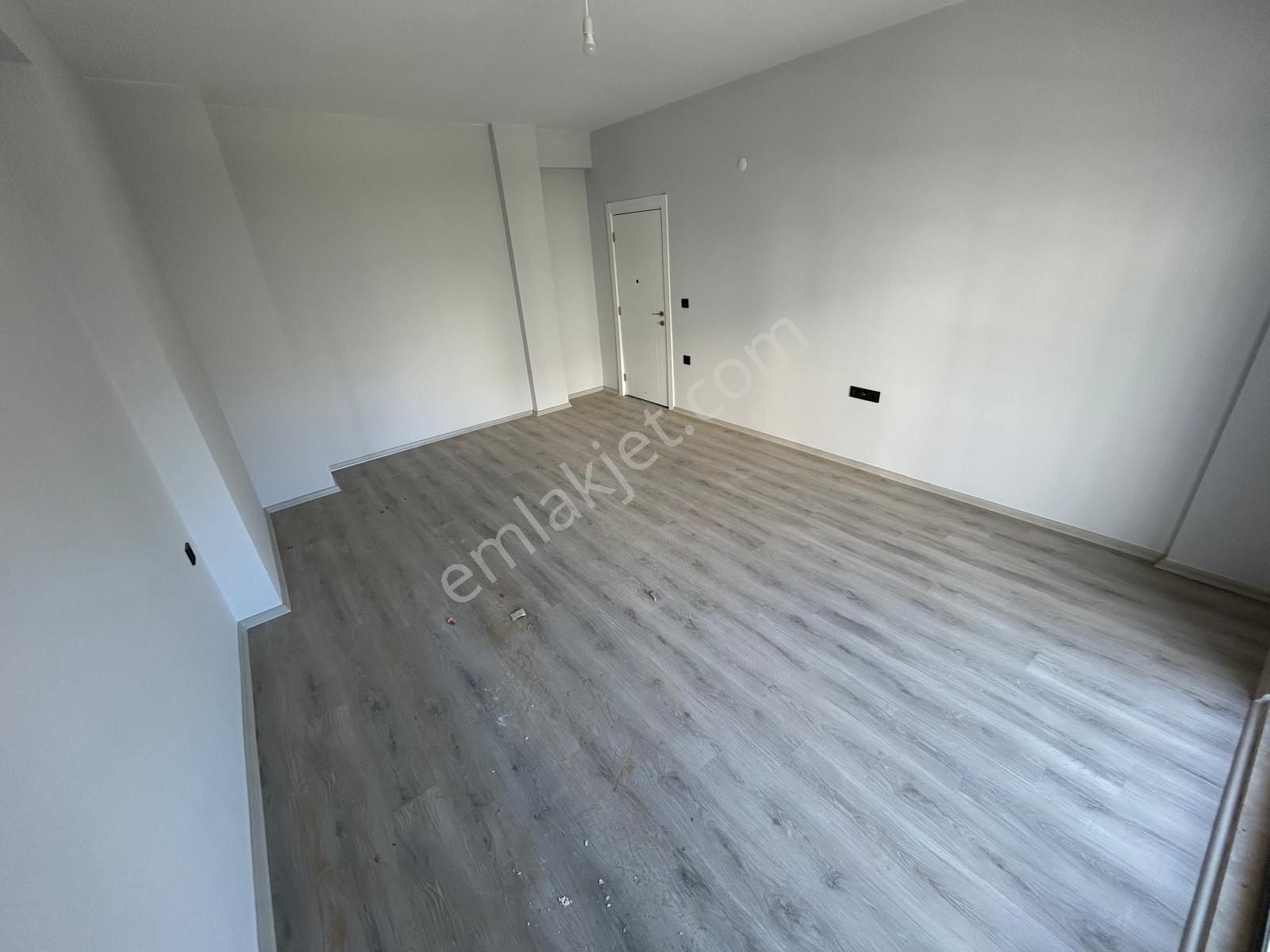 Yükselden Kadıköyde Satılık Yerden Isıtmalı Ayrı Mutfak Kapalı Otoparklı Lux Öncephe 2+1 Daire - Görsel 3