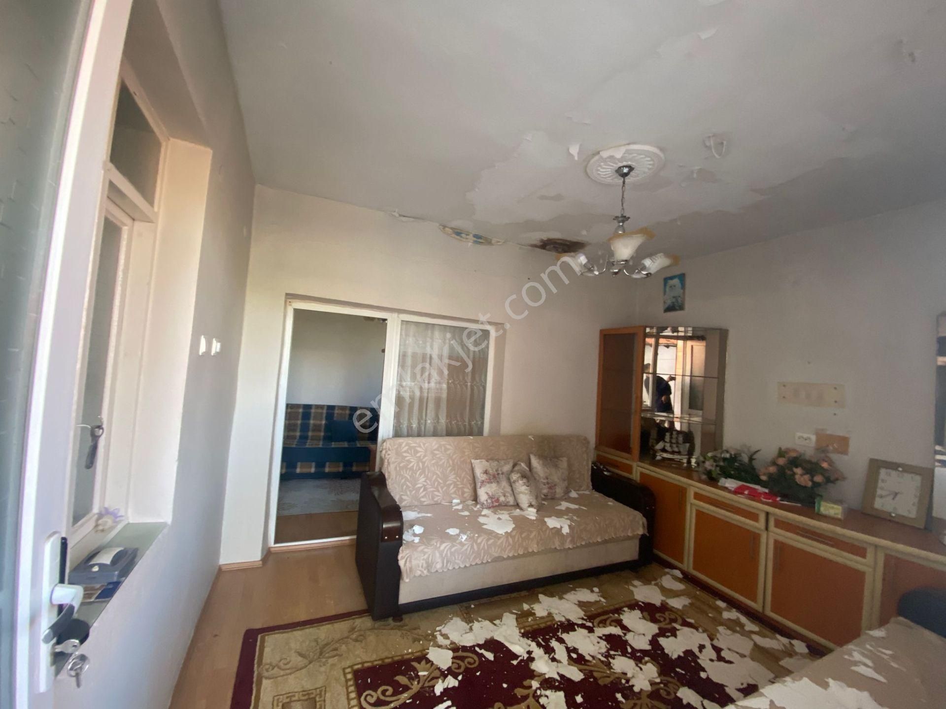 Acill Kona Kferahlı Mah.de 160m2 Arsa İçerisinde 3 Adet Ev'li Komple Satılık Müstakil Bina - Görsel 8