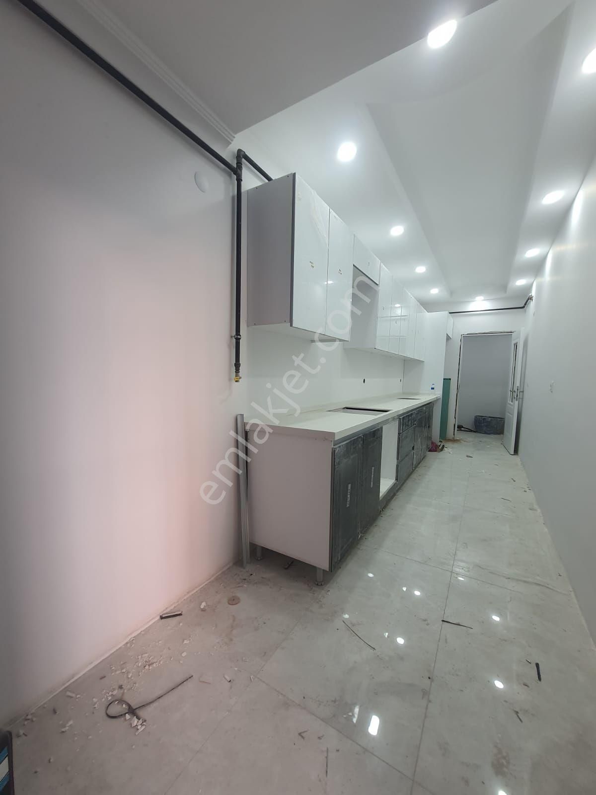 Küçükçekmece Cennet Mah. Satılık 100 M2 Teraslı 2+1 Büyük Y.giriş - Görsel 6