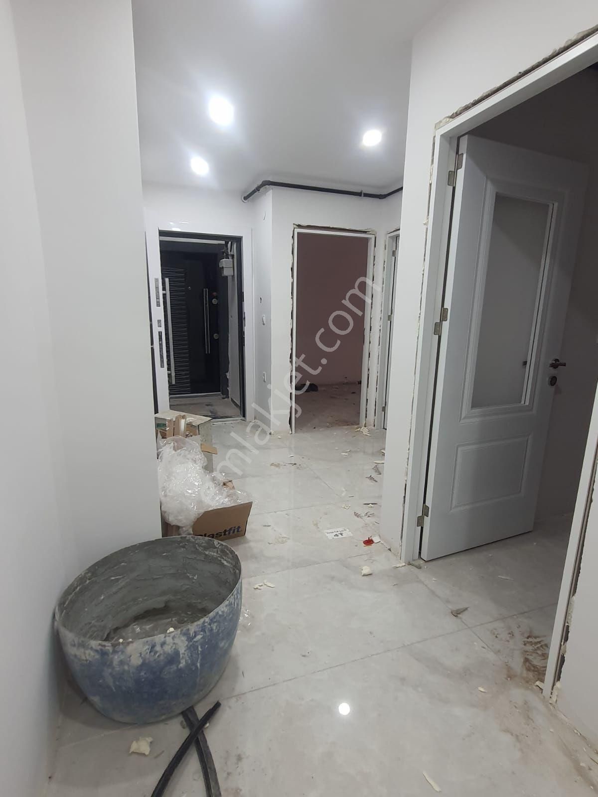 Küçükçekmece Cennet Mah. Satılık 100 M2 Teraslı 2+1 Büyük Y.giriş - Görsel 7