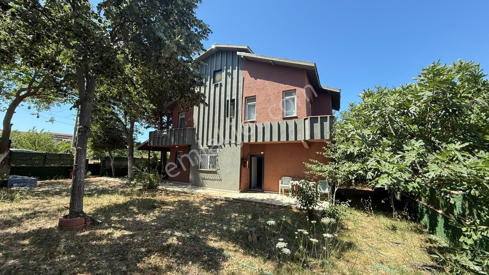 Haydar Emlaktan Kamaraderede 700 M2 İçinde Müstakil Köşe Villa - Görsel 3