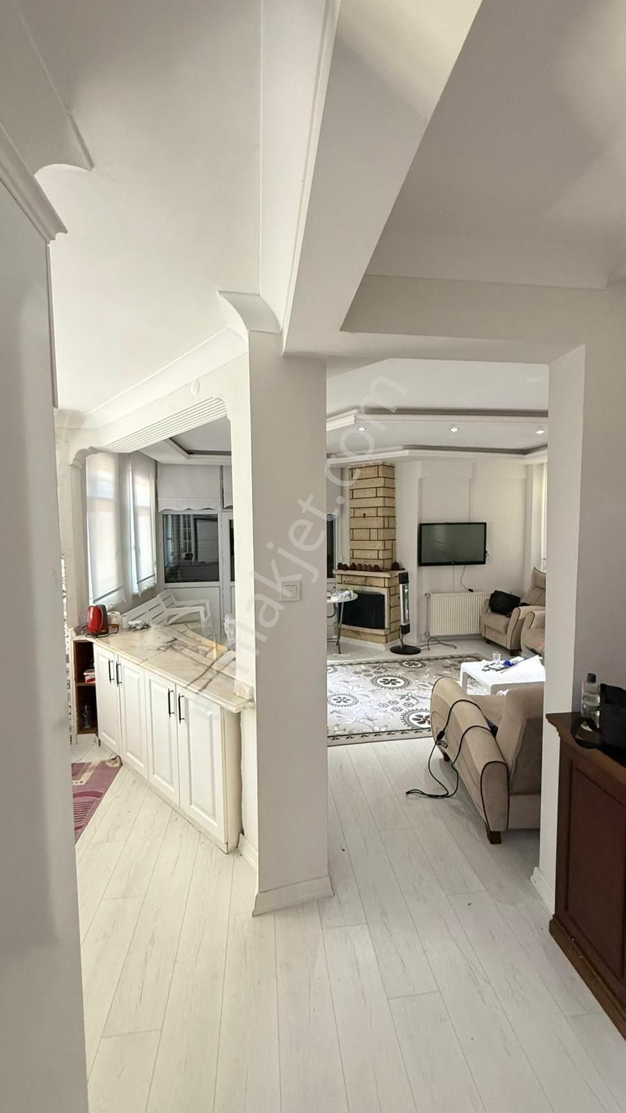 Haydar Emlaktan Kamaraderede 700 M2 İçinde Müstakil Köşe Villa - Görsel 11