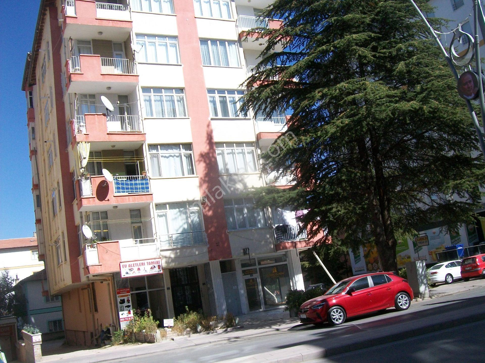 Kazancı Mahallesi İnönü Caddesinde Ana Yol Üzeri 2 Kat Daire - Görsel 3