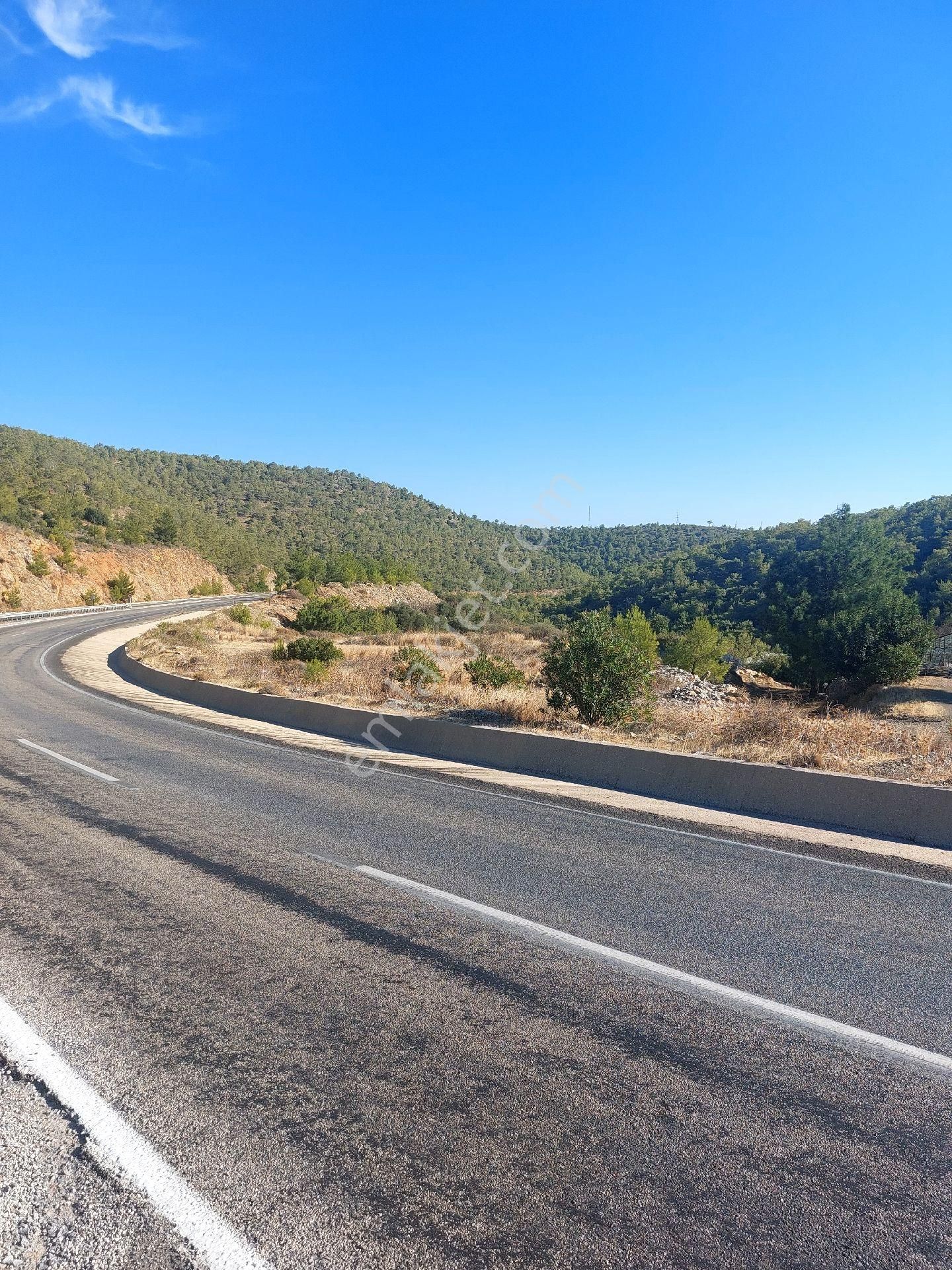 Çağlayan Emlaktan Aydıncık Eskiyörük Karatepede Satılık Tarla - Görsel 5