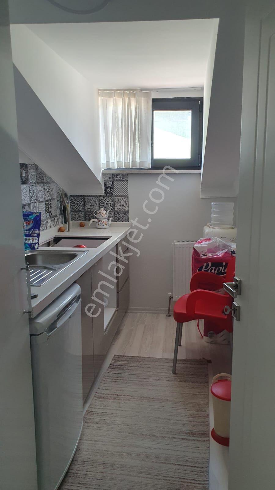 Küçükçekmece Yenimahalle. Satılık 200 M2 Otoparklı 4+1 Dubleks - Görsel 16