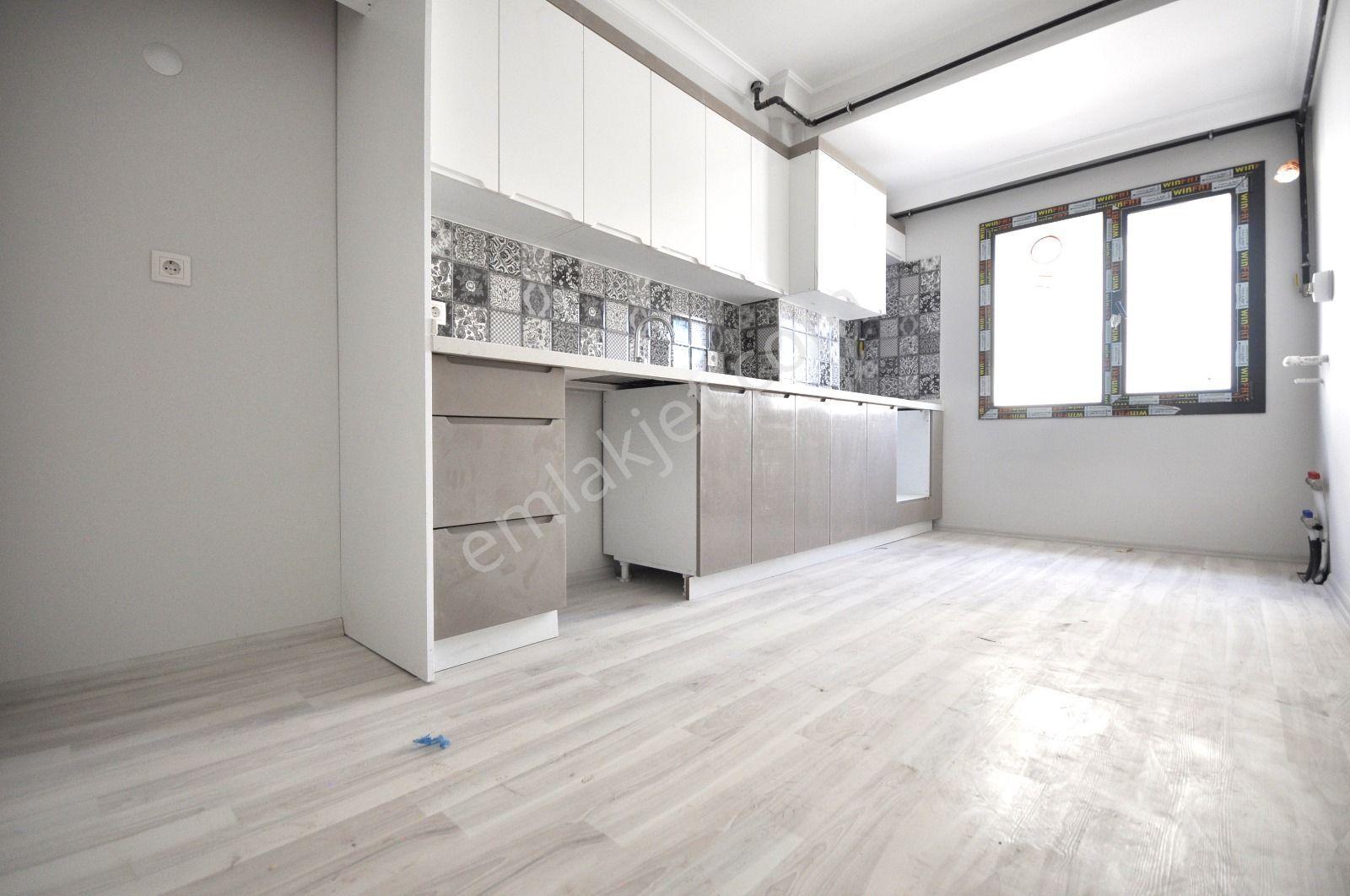 Küçükçekmece Yenimahalle. Satılık 200 M2 Otoparklı 4+1 Dubleks - Görsel 7