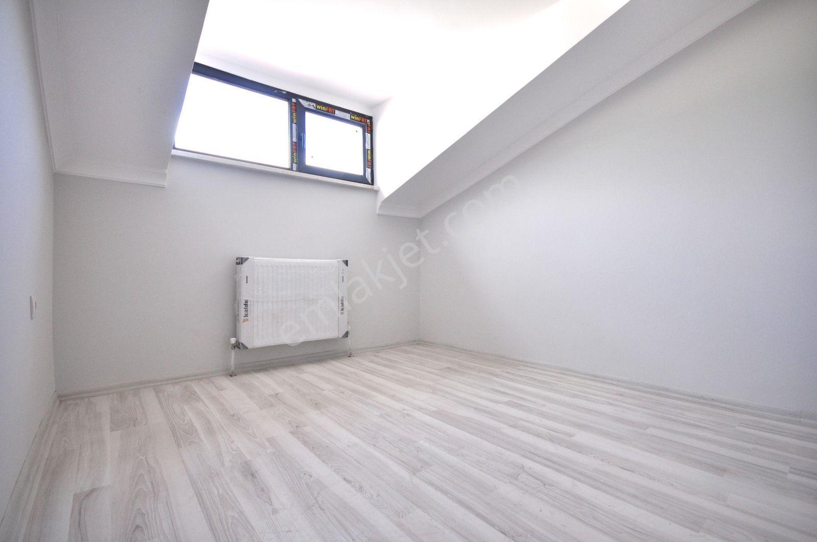 Küçükçekmece Yenimahalle. Satılık 200 M2 Otoparklı 4+1 Dubleks - Görsel 3