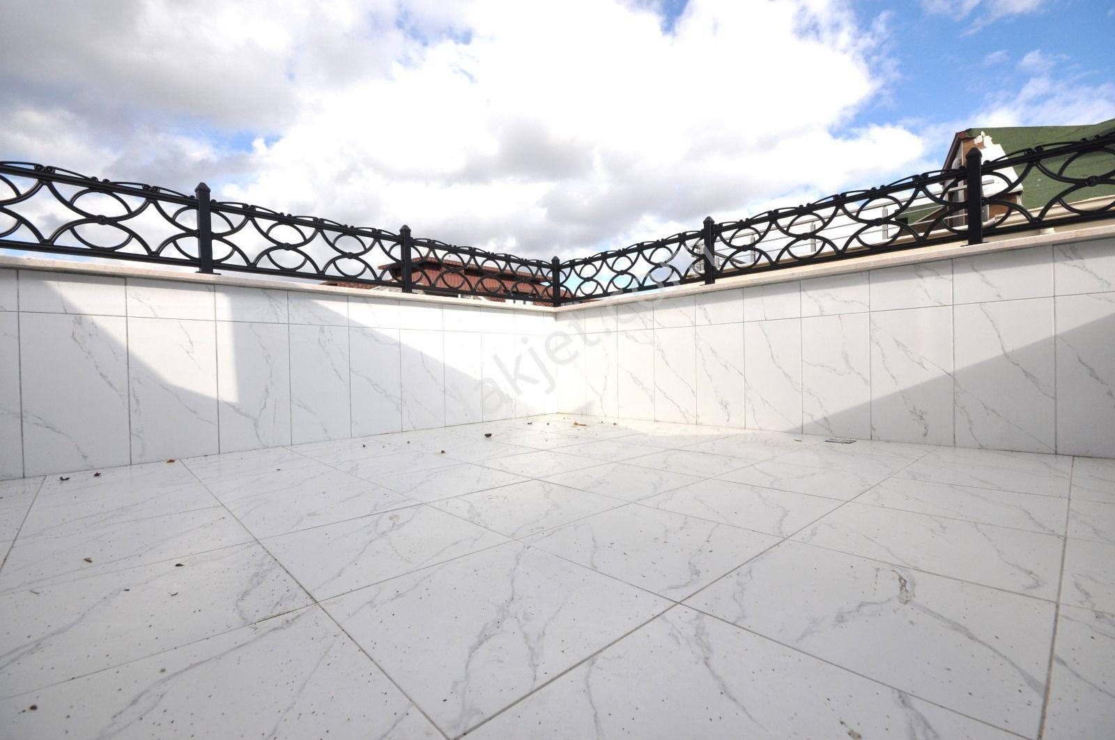 Küçükçekmece Yenimahalle. Satılık 200 M2 Otoparklı 4+1 Dubleks - Görsel 23