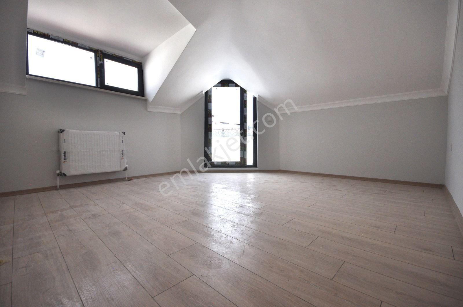 Küçükçekmece Yenimahalle. Satılık 200 M2 Otoparklı 4+1 Dubleks - Görsel 14