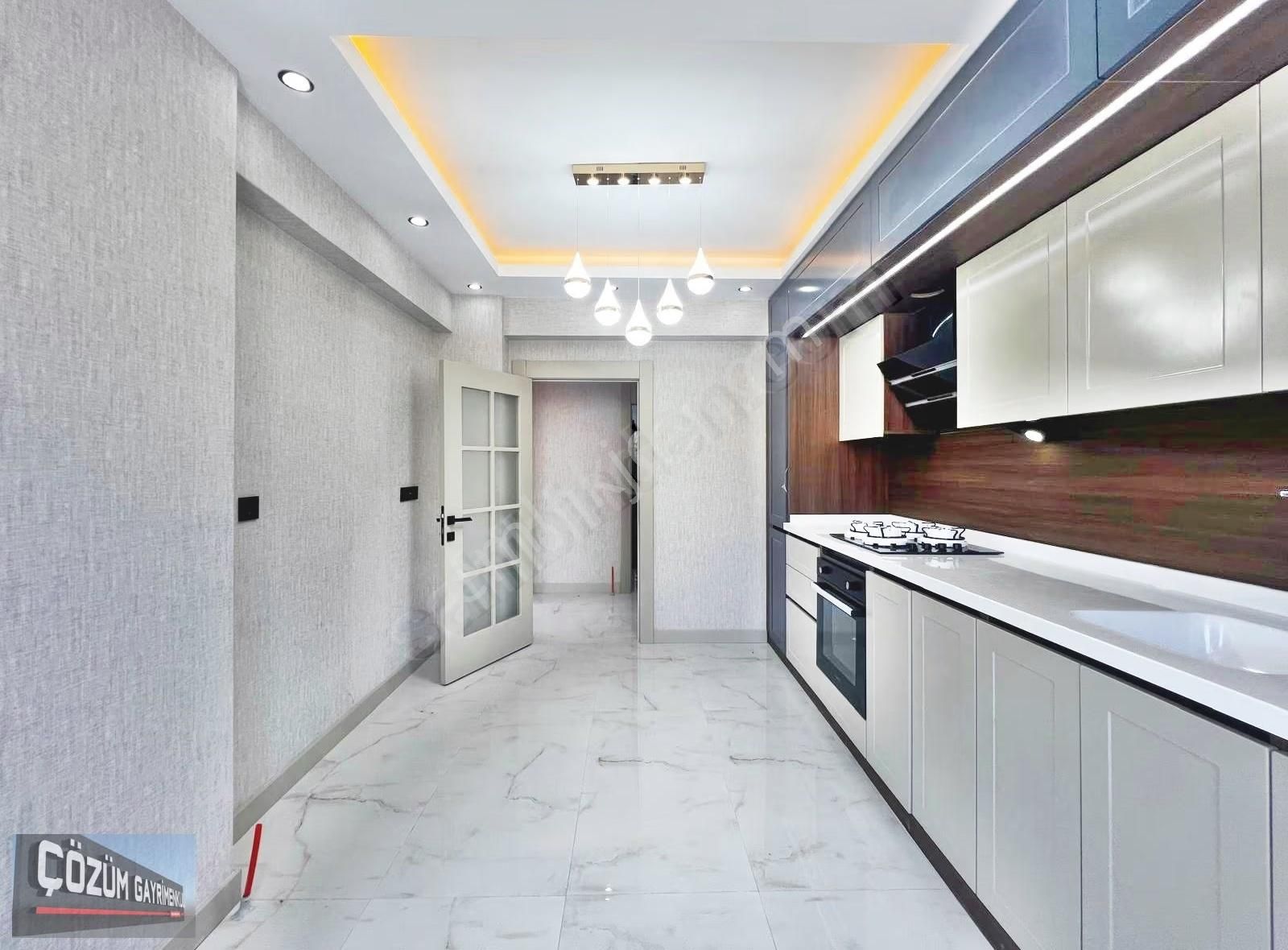 Keçiören Karakaya'da Sıfır 3+1 Full Yapılı Teras Balkon Ön Güney - Görsel 3