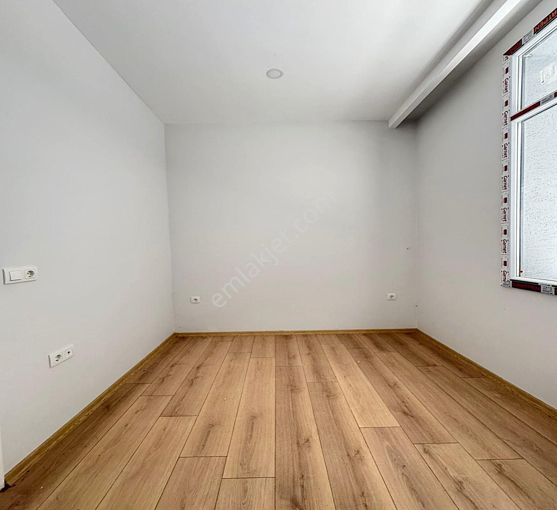 Beylikdüzünde Butik Sitede Sıfır Bahçeli 1+1 Satılık Daire! - Görsel 13