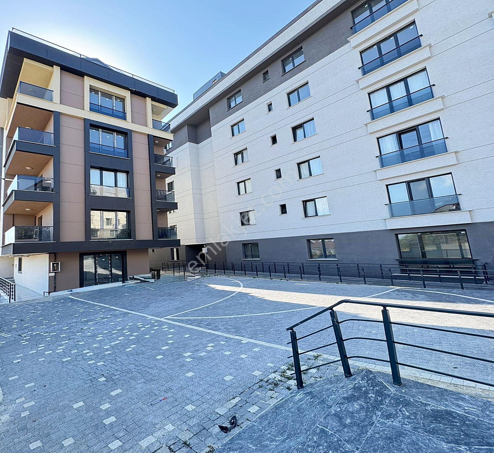 Beylikdüzünde Butik Sitede Sıfır Bahçeli 1+1 Satılık Daire! - Görsel 2