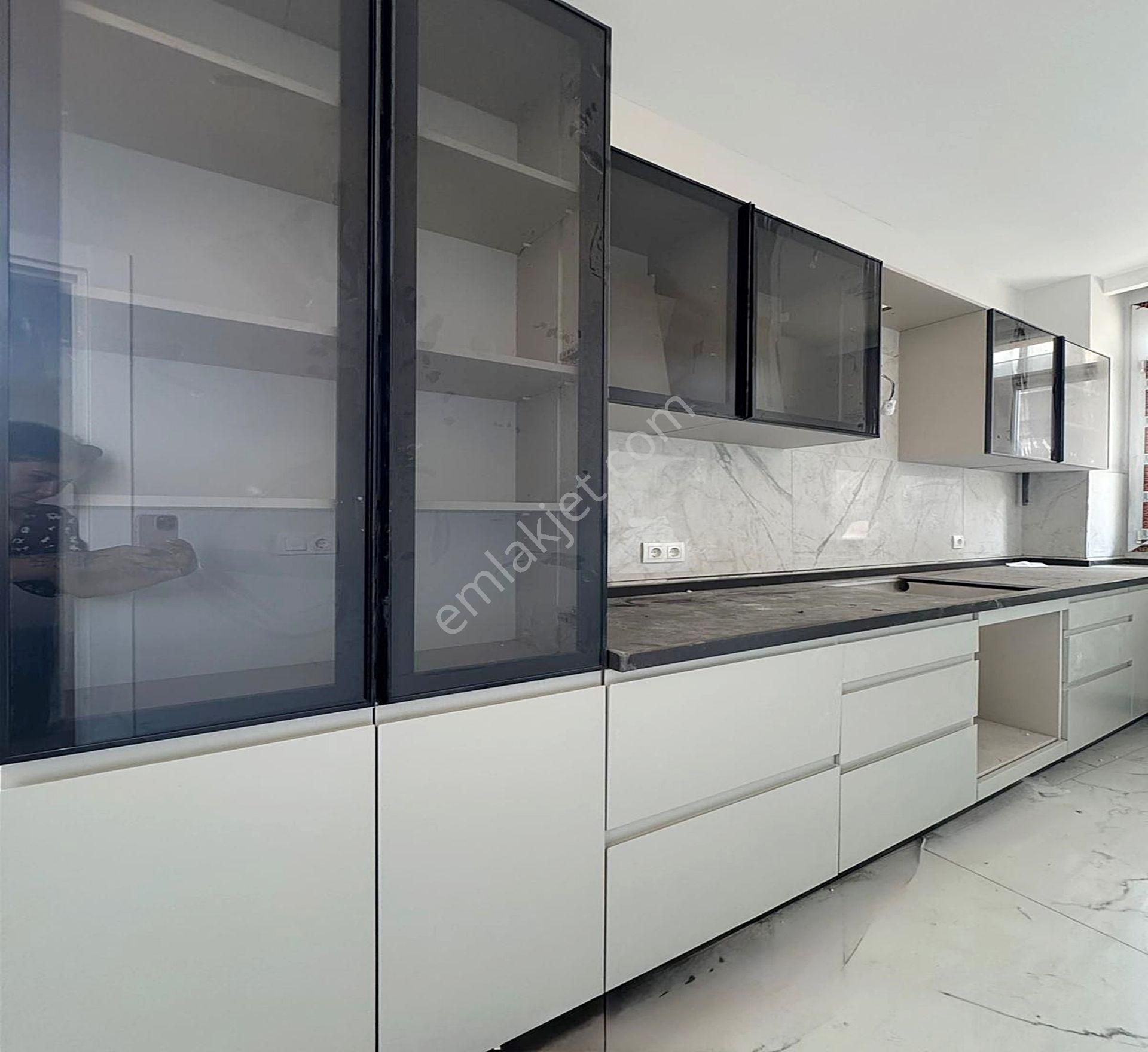 Beylikdüzünde Butik Sitede Sıfır Bahçeli 1+1 Satılık Daire! - Görsel 19