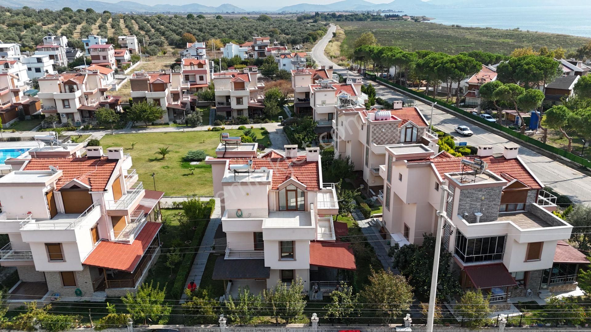 İzmir Dikili Salihleraltı Havuzlu Denize Yakın Satılık Villa - Görsel 14