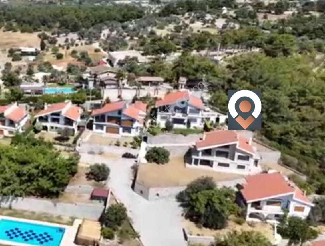 Urla Kekliktepe 'de Muhteşem Manzaralı Satılık 3,5+1 Villa - Görsel 4