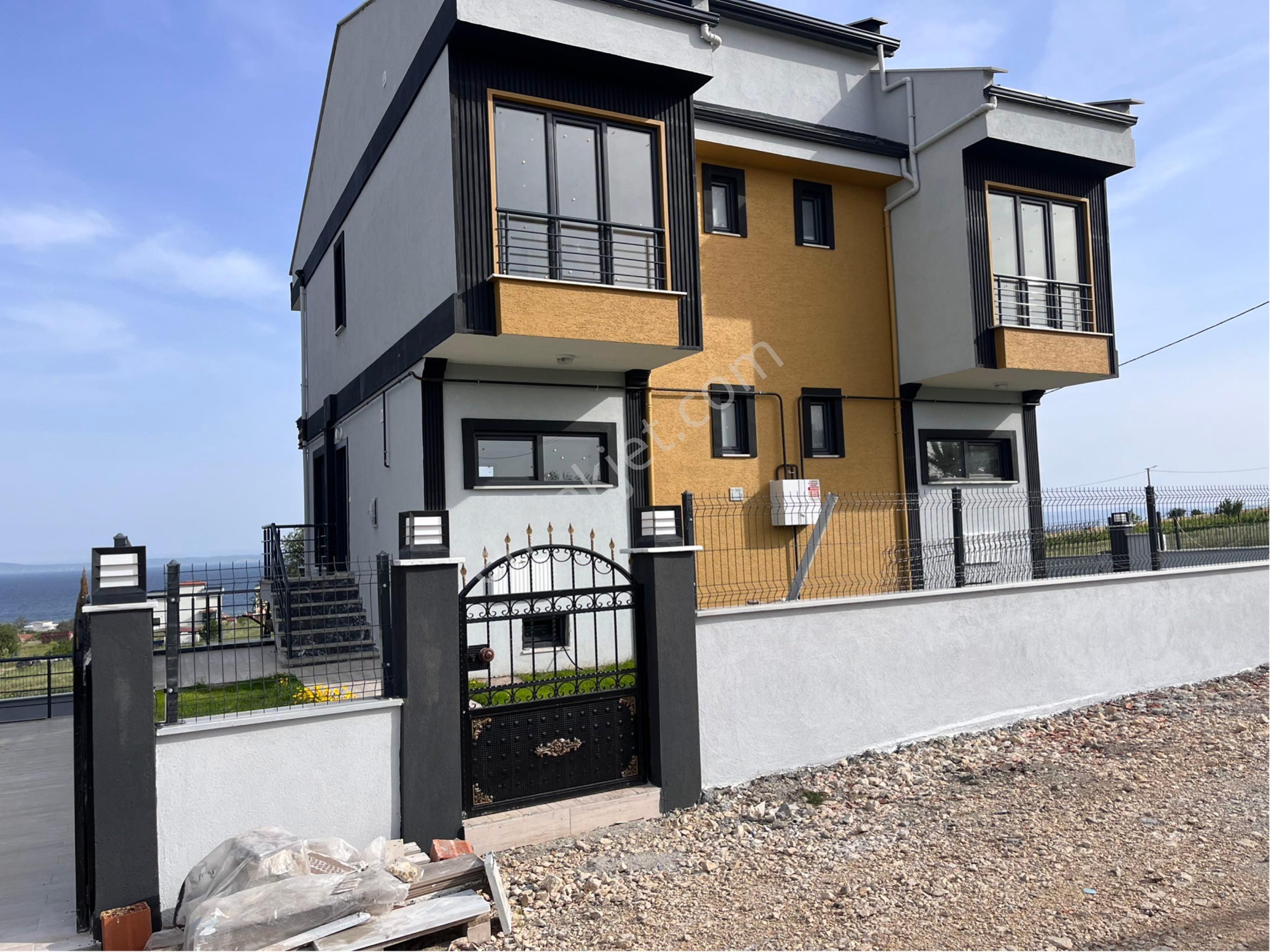 Şarköy İstiklal Mh. Full Deniz Manzaralı 4 Katlı 5+1 İkiz Triplex Satılık