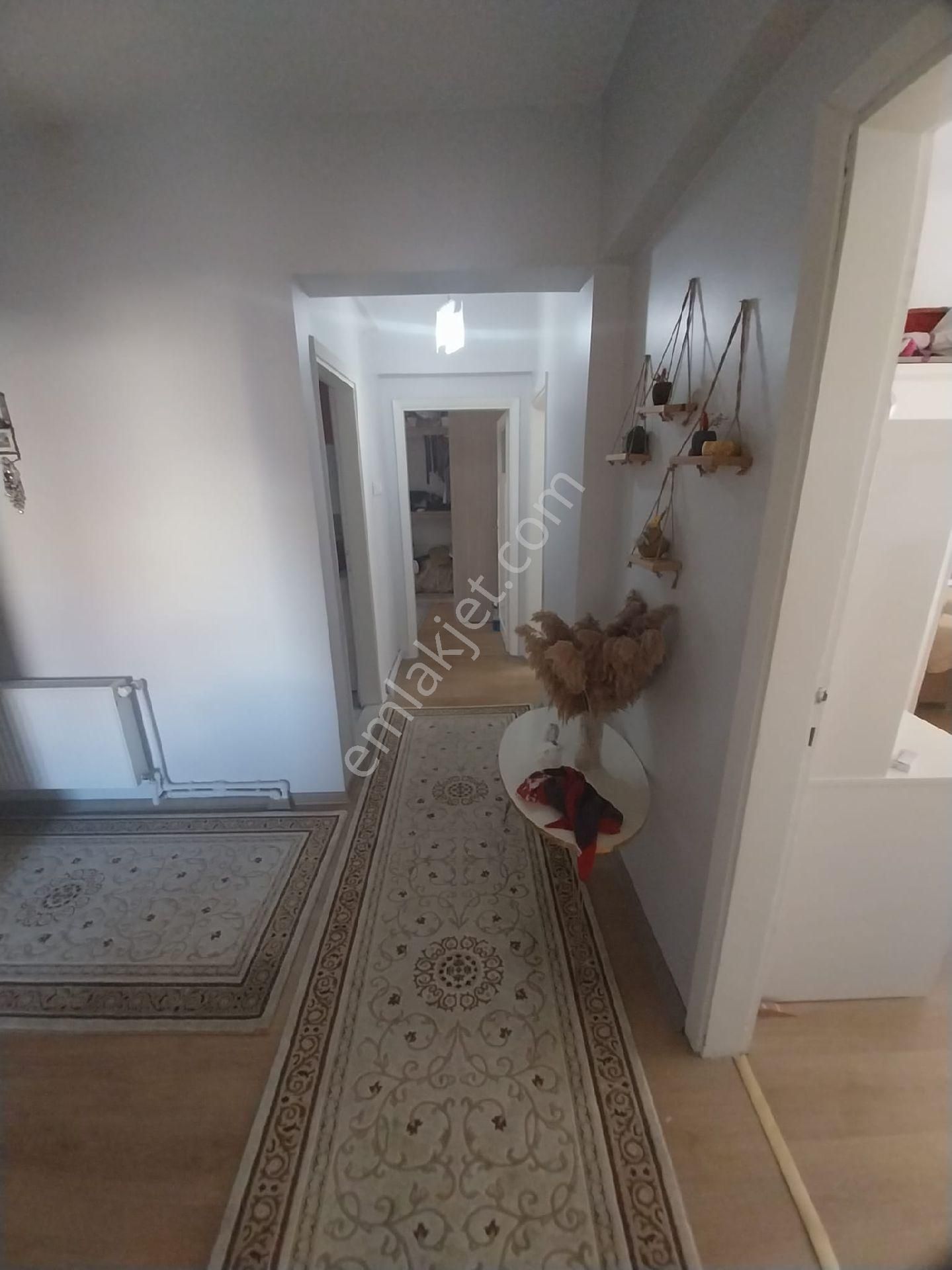 Kurtuluş Mah. İçi Yapılı Masrafsız Bakımlı Kombili Ara Kat Satılık 3+1 Daire - Görsel 15