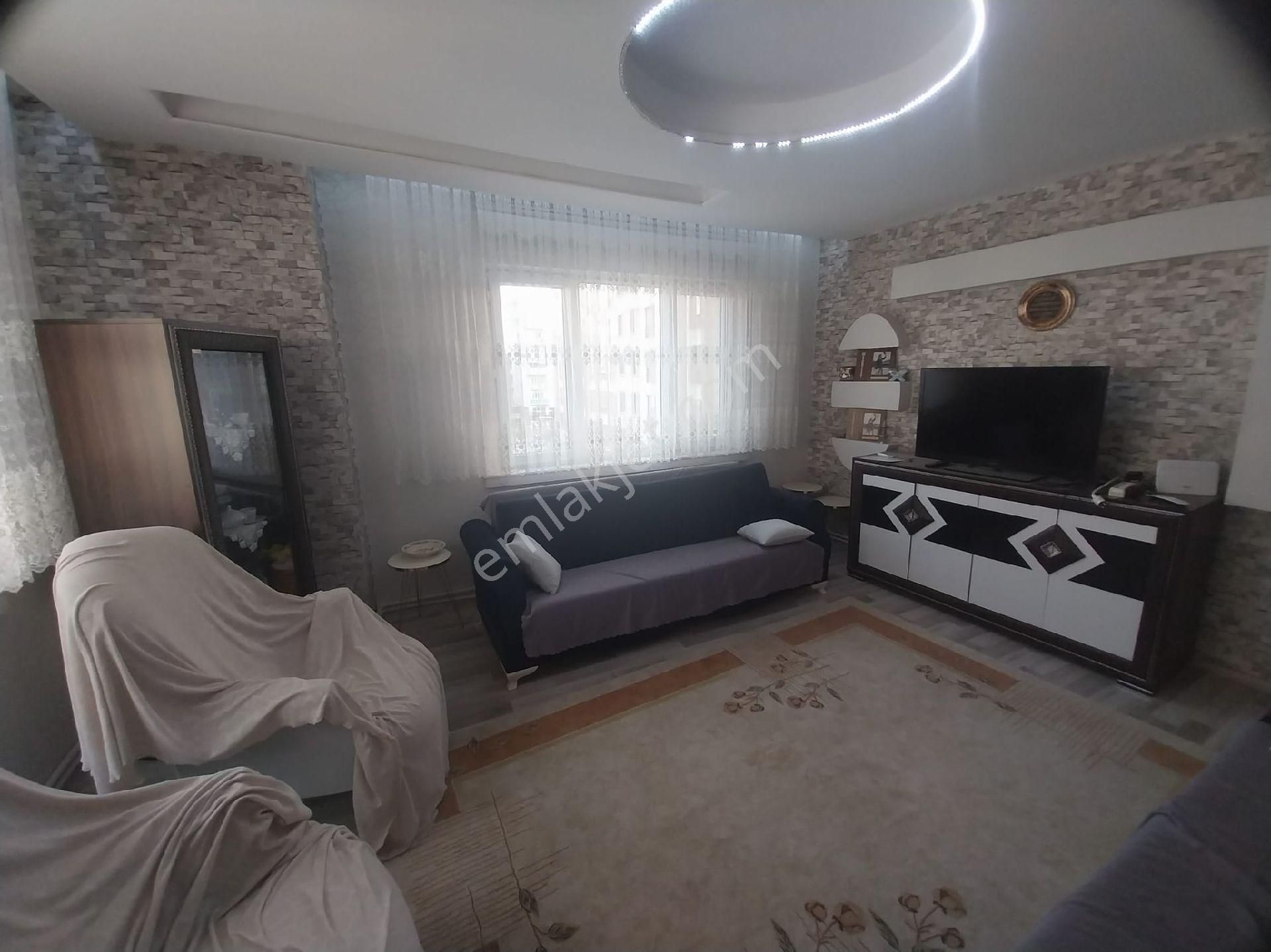Kurtuluş Mah. İçi Yapılı Masrafsız Bakımlı Kombili Ara Kat Satılık 3+1 Daire - Görsel 3