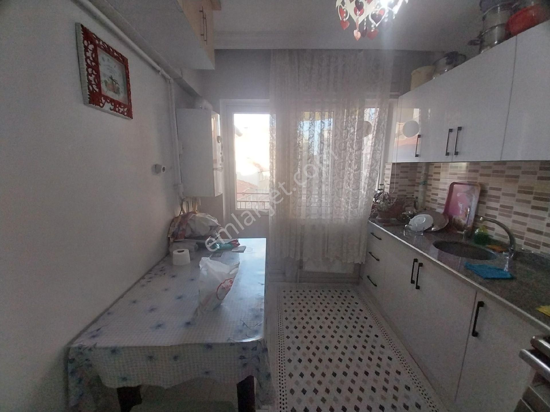 Kurtuluş Mah. İçi Yapılı Masrafsız Bakımlı Kombili Ara Kat Satılık 3+1 Daire - Görsel 10