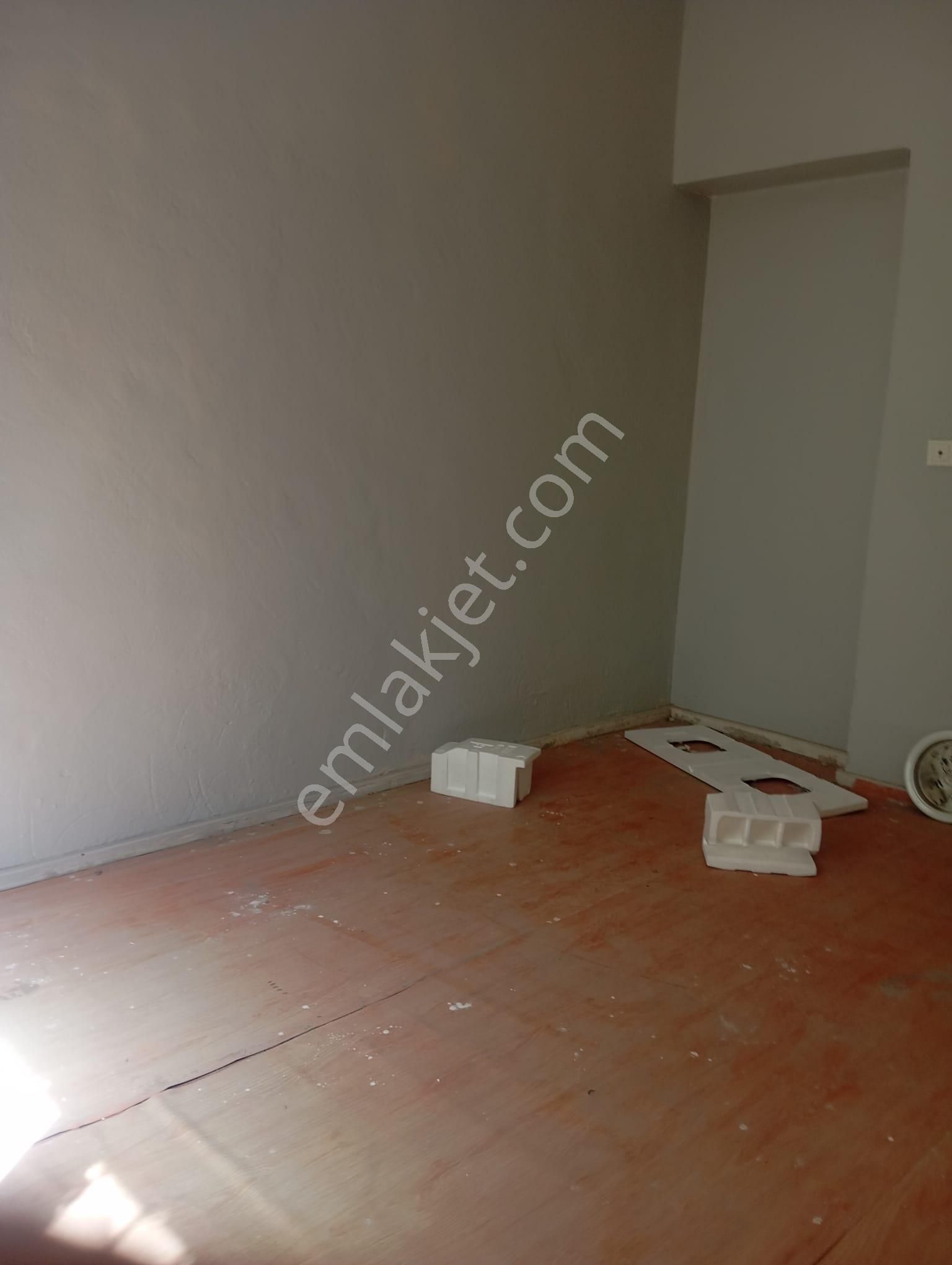 Bakımlı Temiz Geniş Caddeye Yakın Satılık Daire - Görsel 3