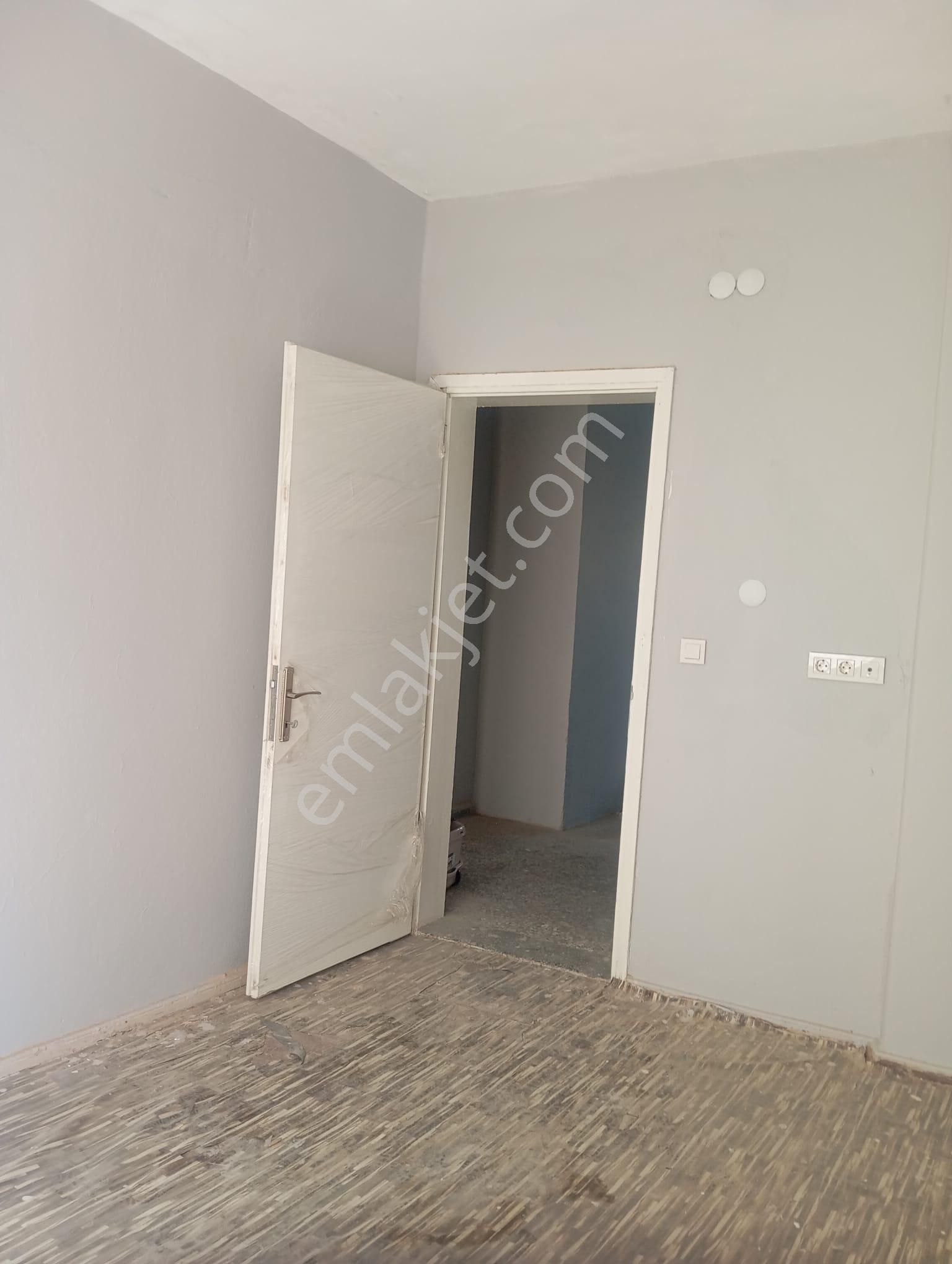 Bakımlı Temiz Geniş Caddeye Yakın Satılık Daire - Görsel 11