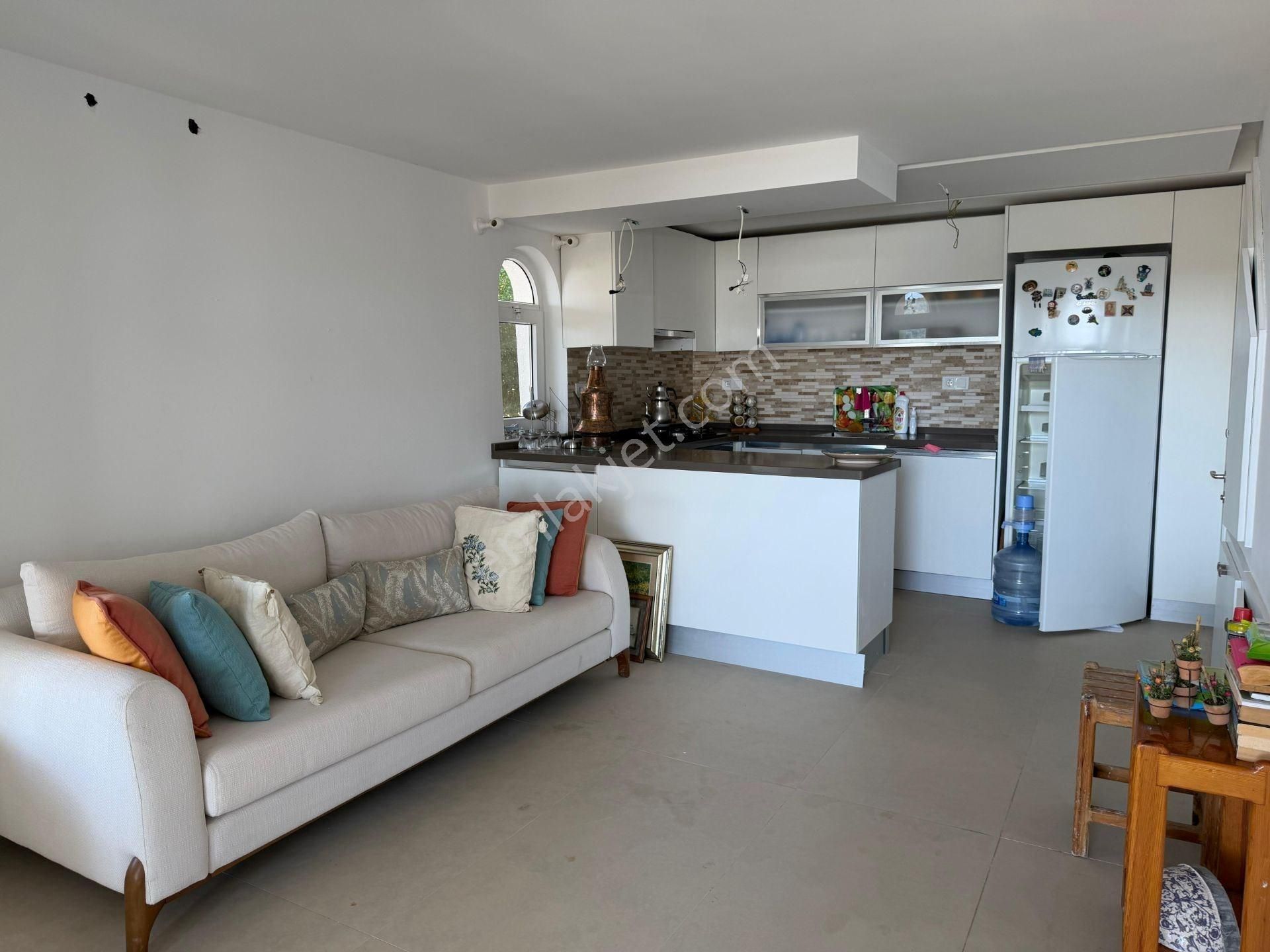 Boğaziçi Adabükü'nde Deniz Manzaralı Özel Plajlı Satılık Villa - Görsel 11