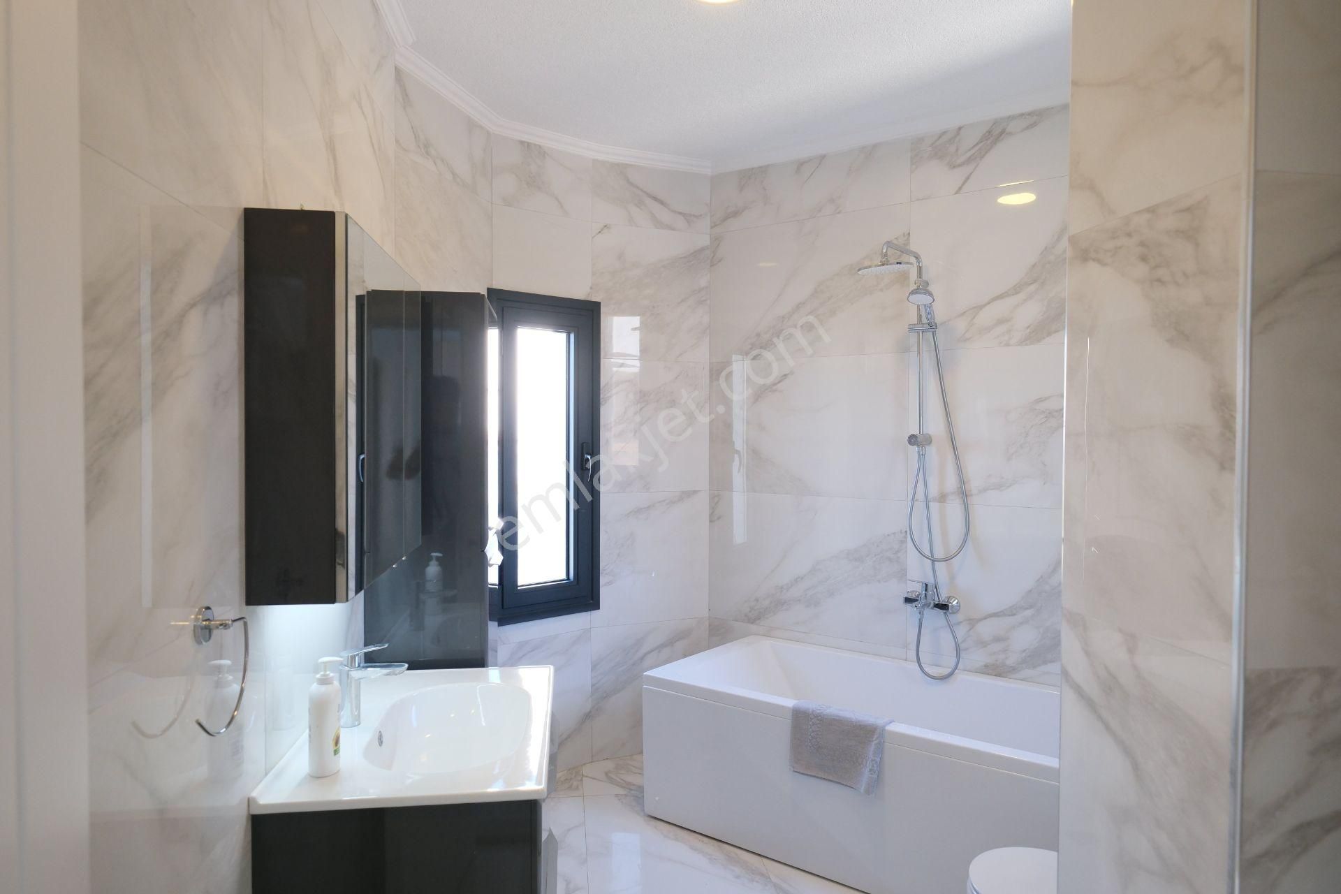 Akyarlar'da 11+4 Muhteşem Deniz Manzaralı Satılık Malikane - Görsel 31