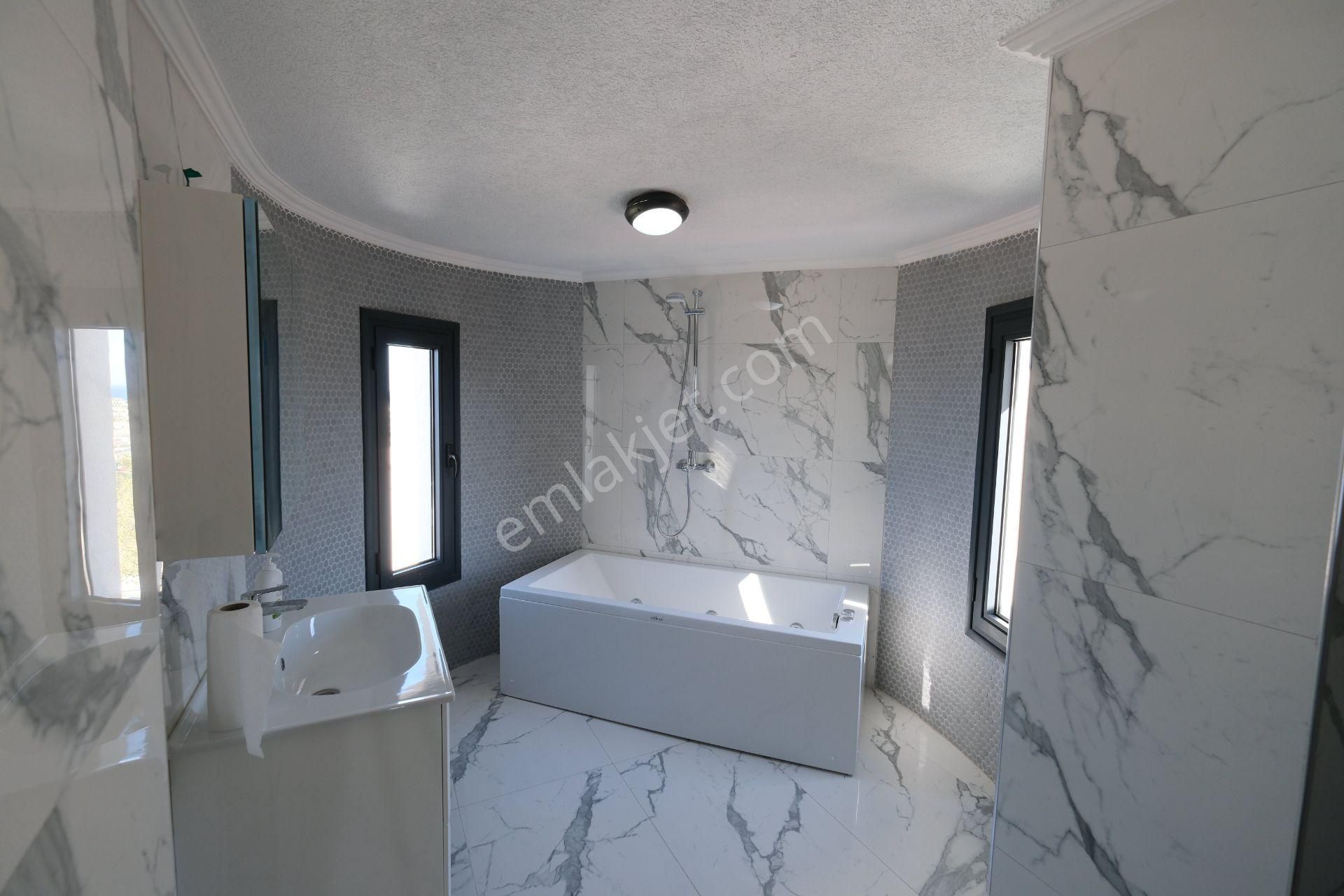 Akyarlar'da 11+4 Muhteşem Deniz Manzaralı Satılık Malikane - Görsel 35